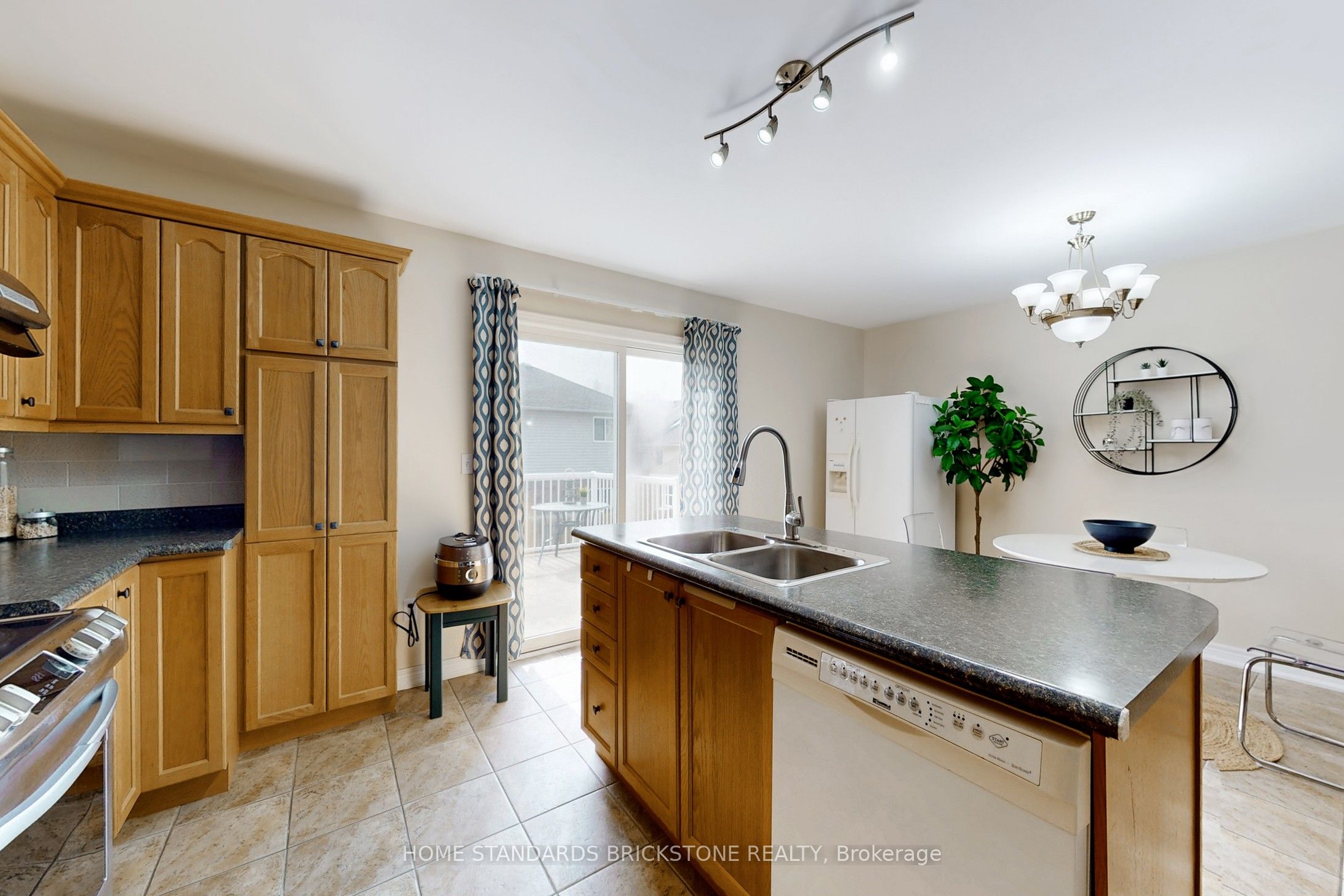 412 Autumn Crescent Property Photo 11