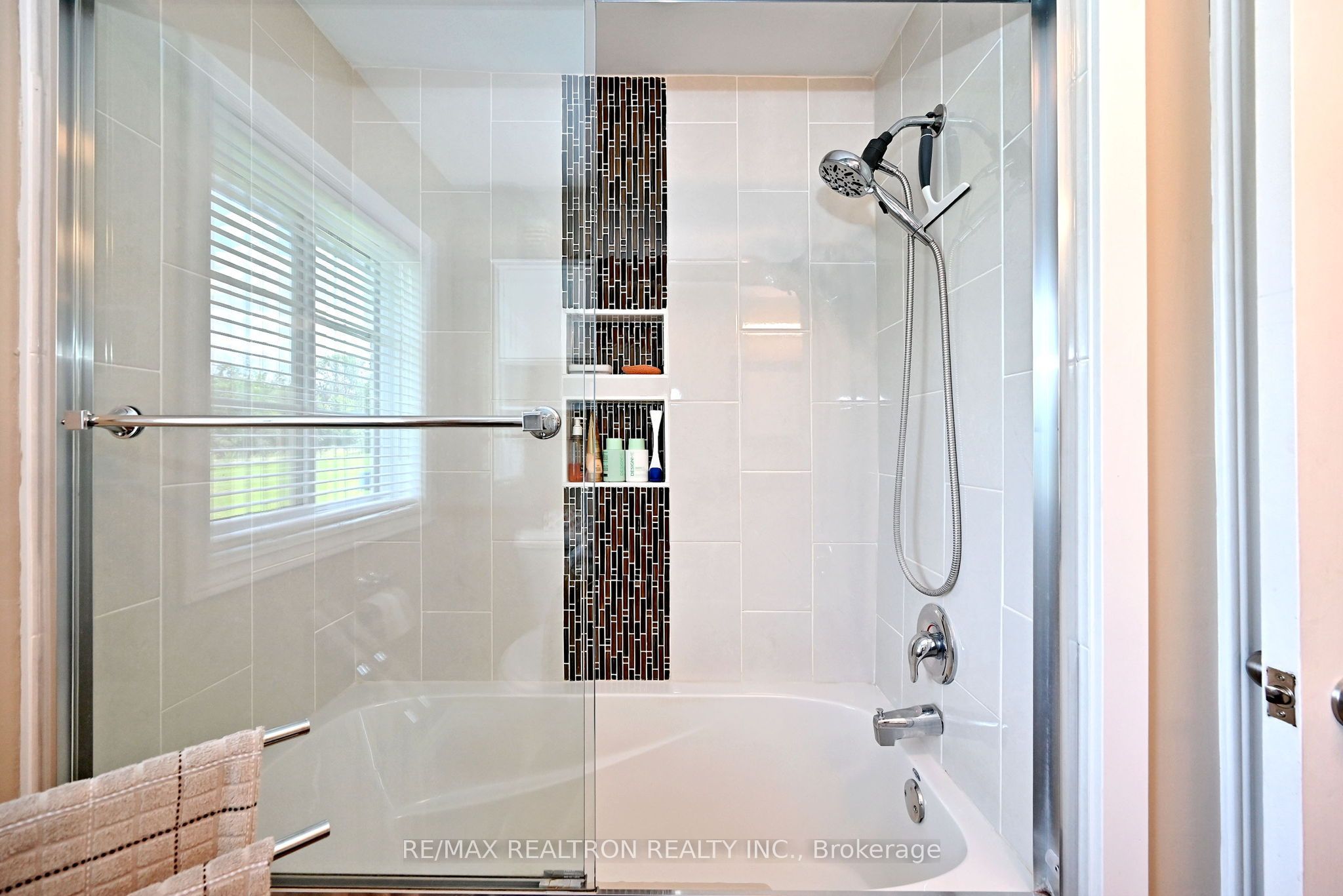 53 Robinson Avenue Property Photo 21