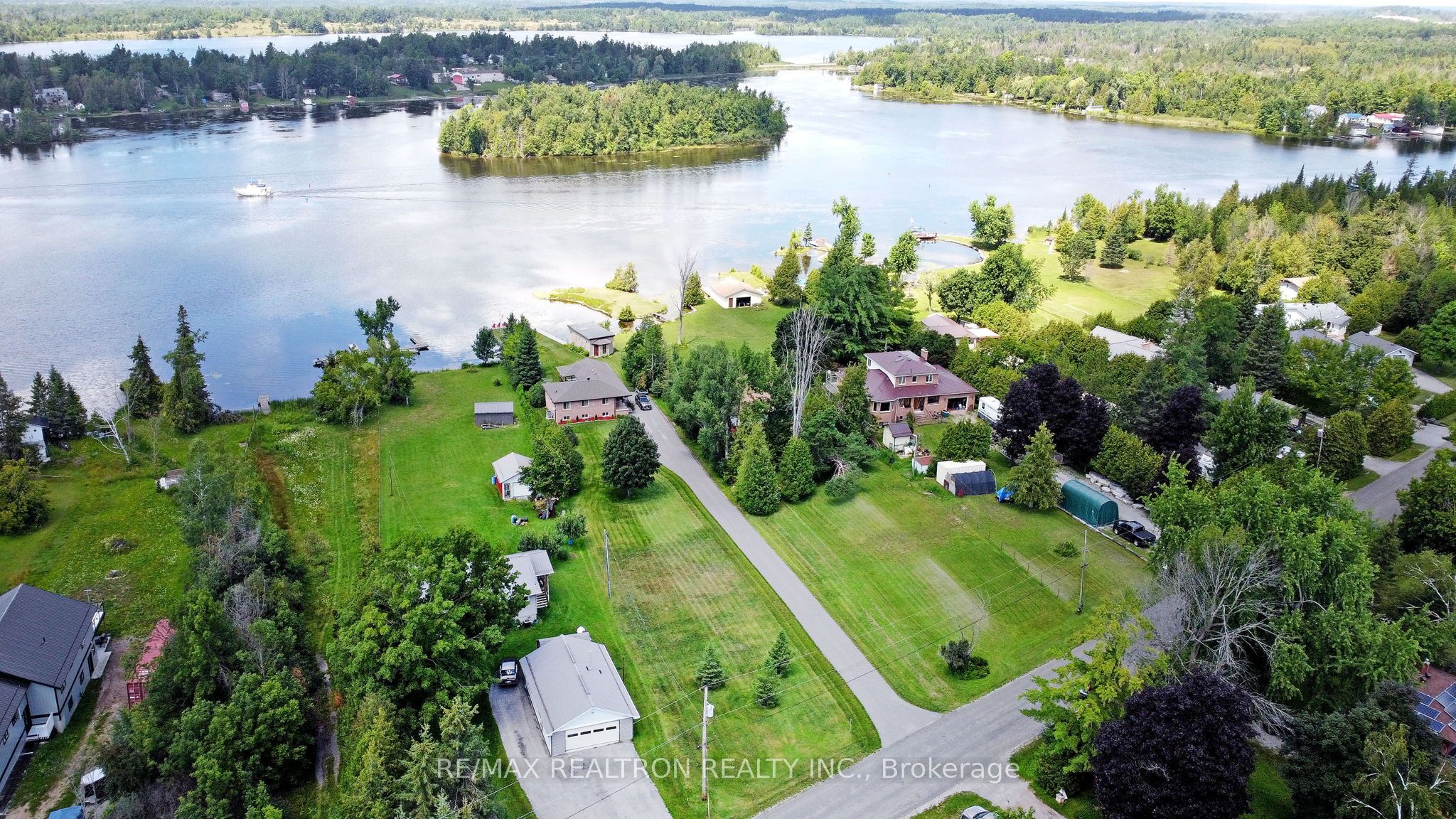 53 Robinson Avenue Property Photo 38