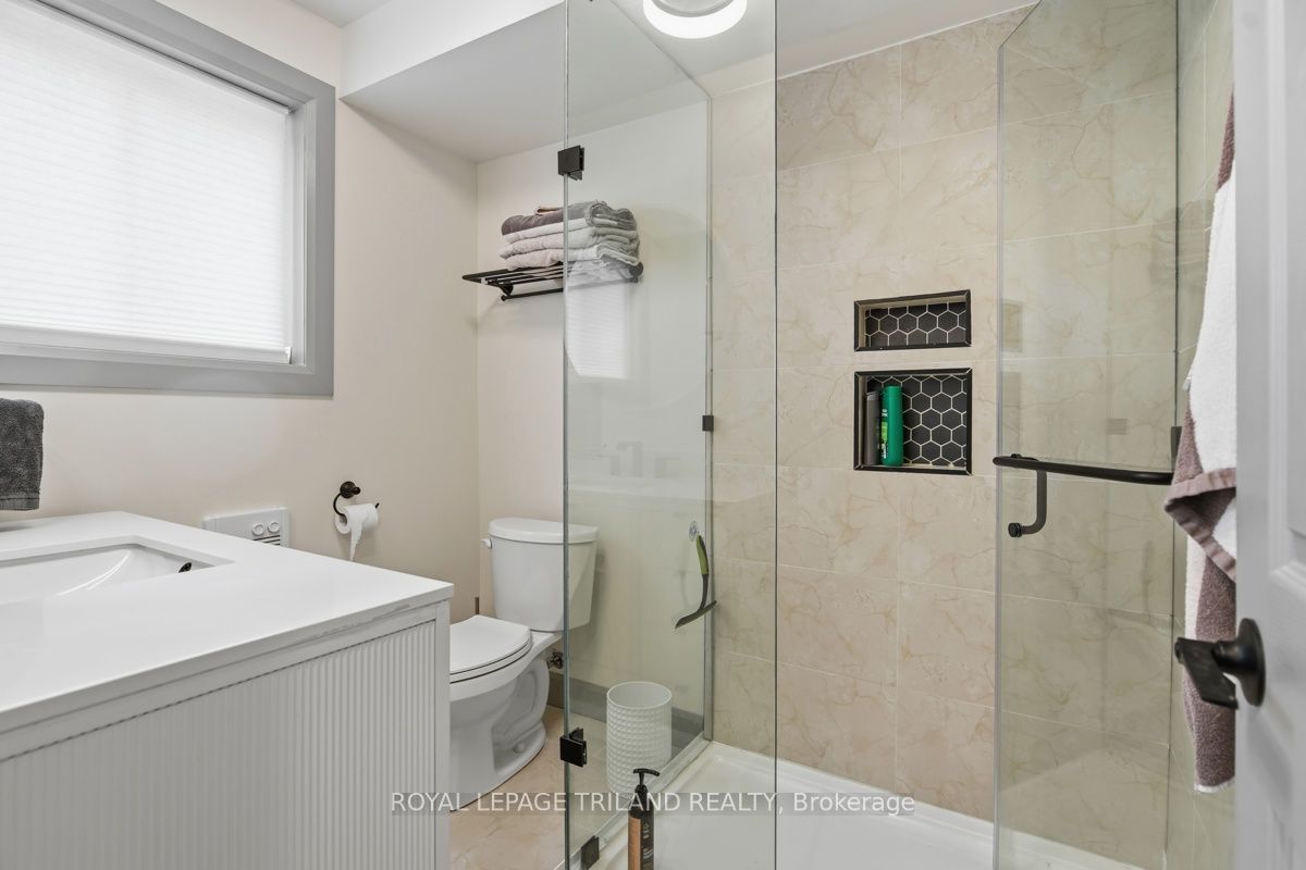 27 Aldborough Avenue Property Photo 4
