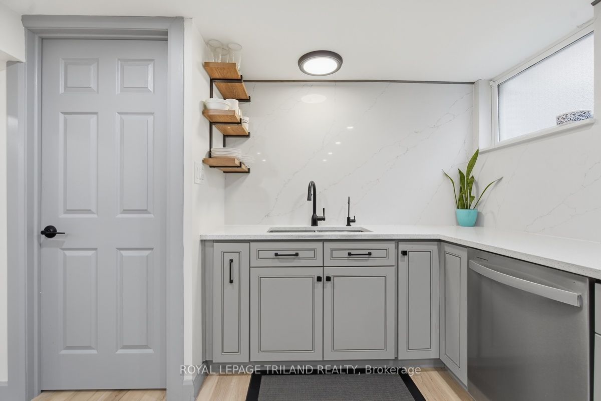 27 Aldborough Avenue Property Photo 14