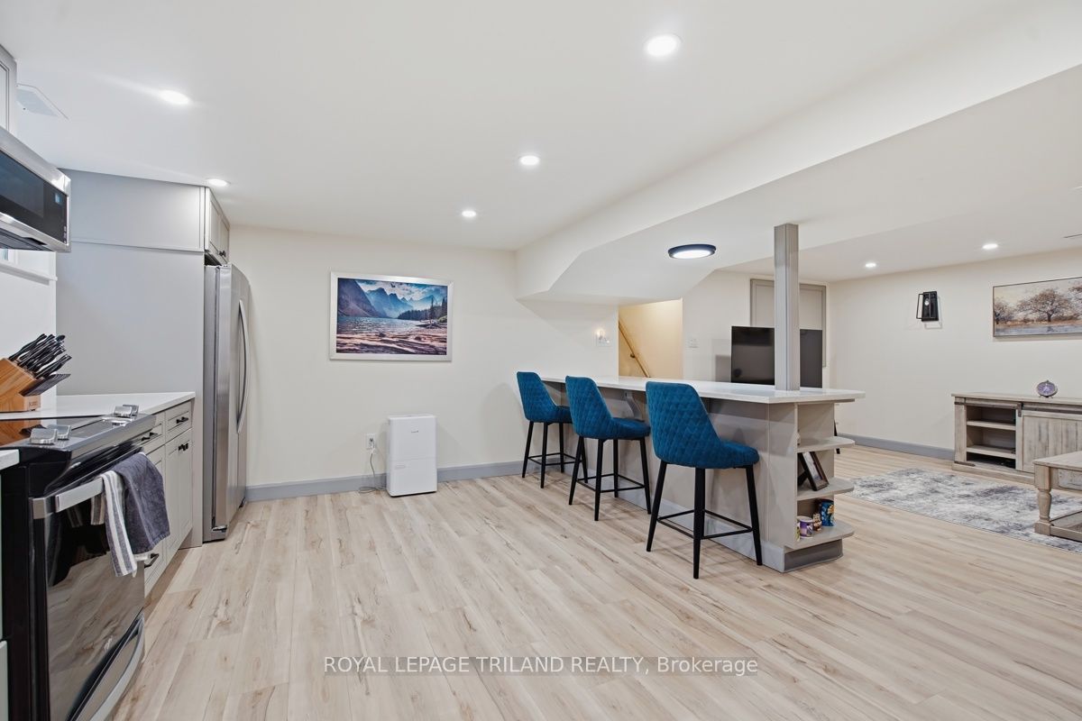 27 Aldborough Avenue Property Photo 15