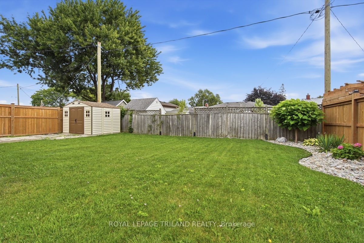 27 Aldborough Avenue Property Photo 20