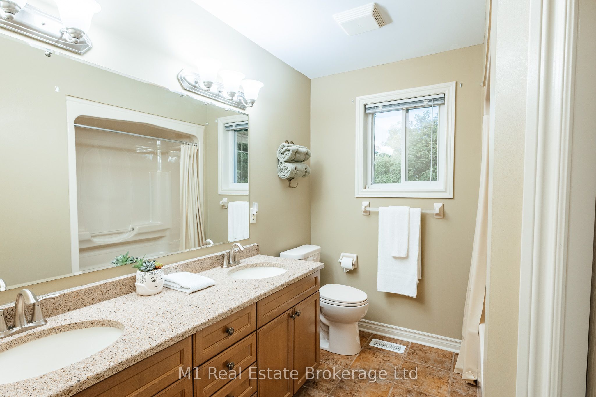 82 Vaughan Street Property Photo 33