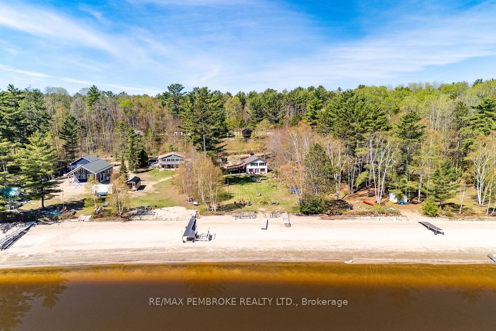 634 Goldfinch Way Property Photo 1