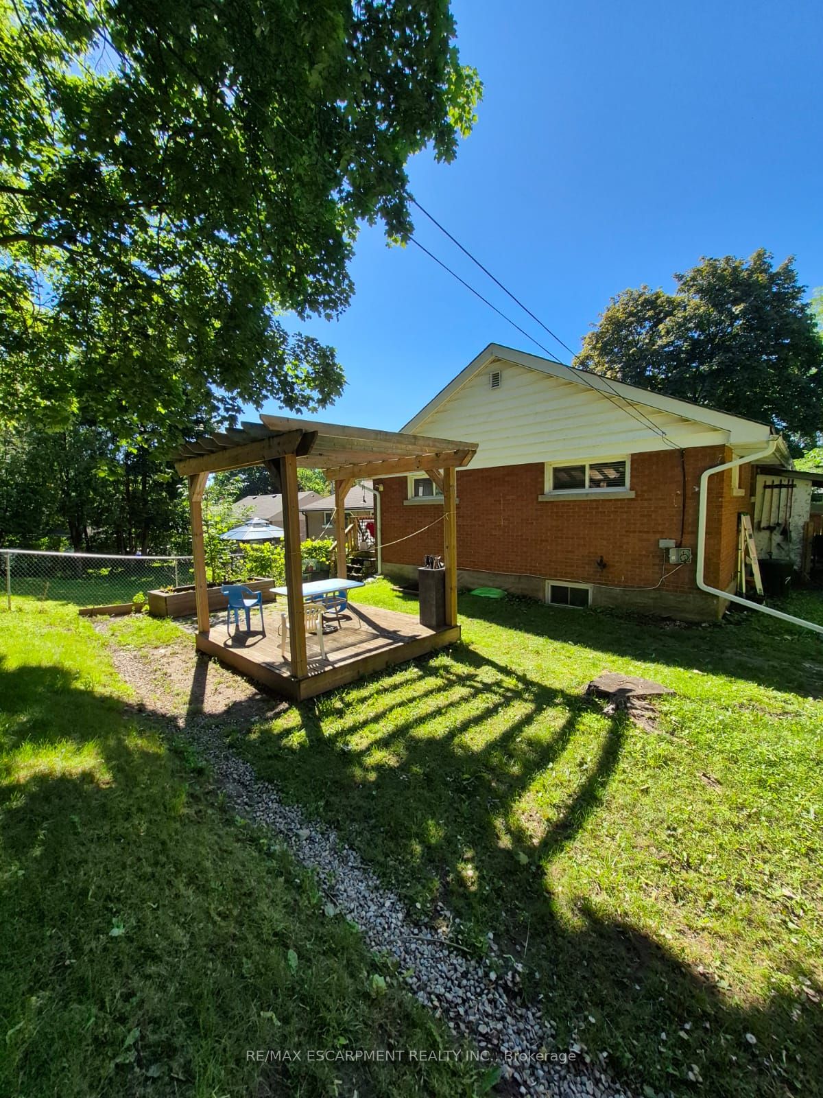 76 Glenview Avenue Lower Property Photo 12