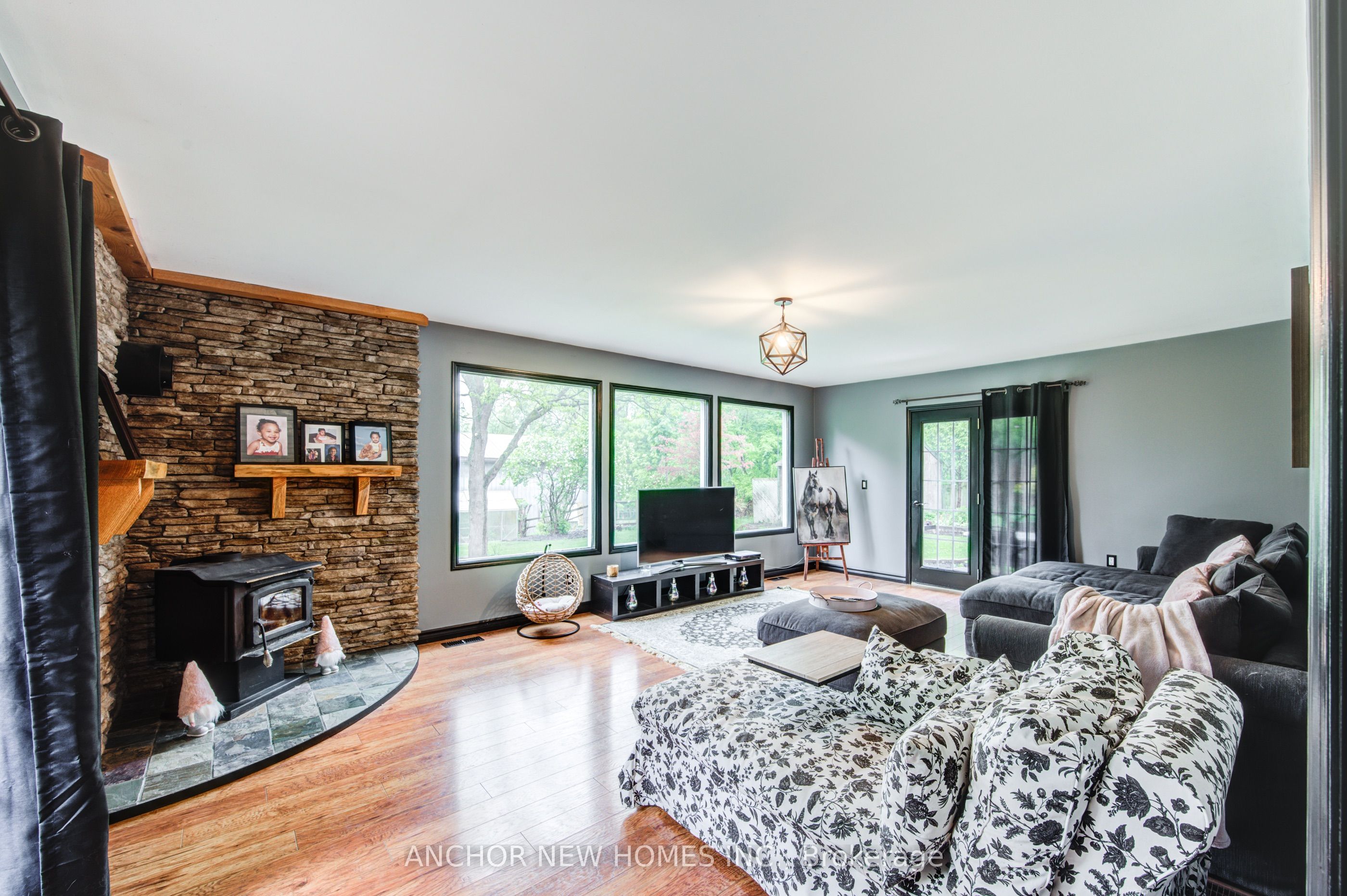 403137 Robinson Road Property Photo 9