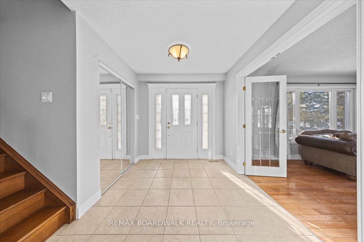 7089 Bush Drive Property Photo 4