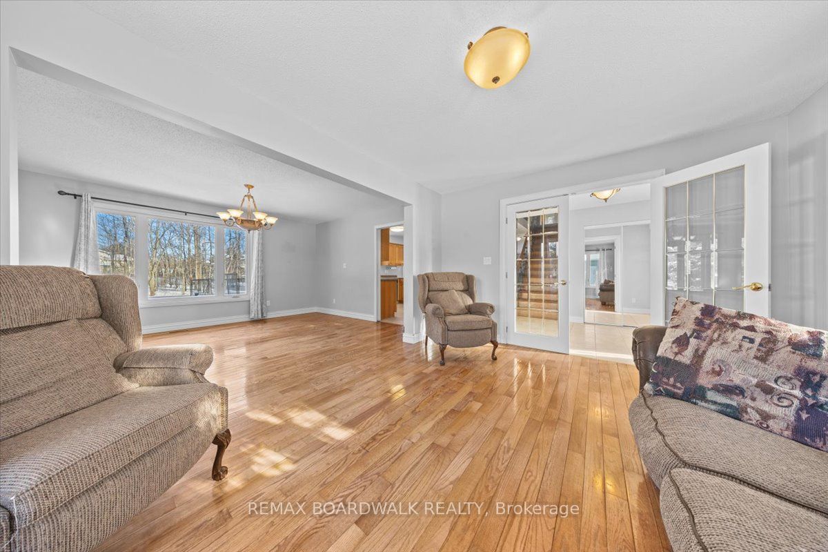 7089 Bush Drive Property Photo 6