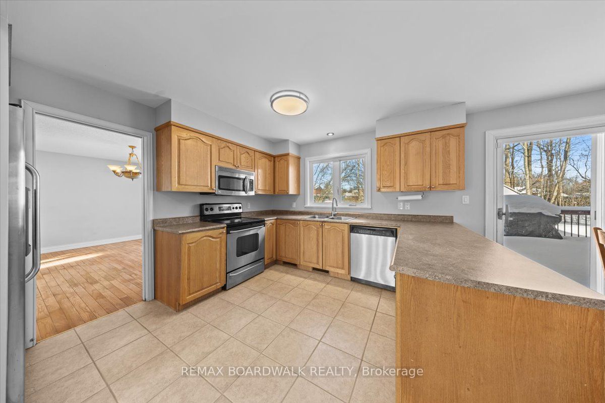 7089 Bush Drive Property Photo 9
