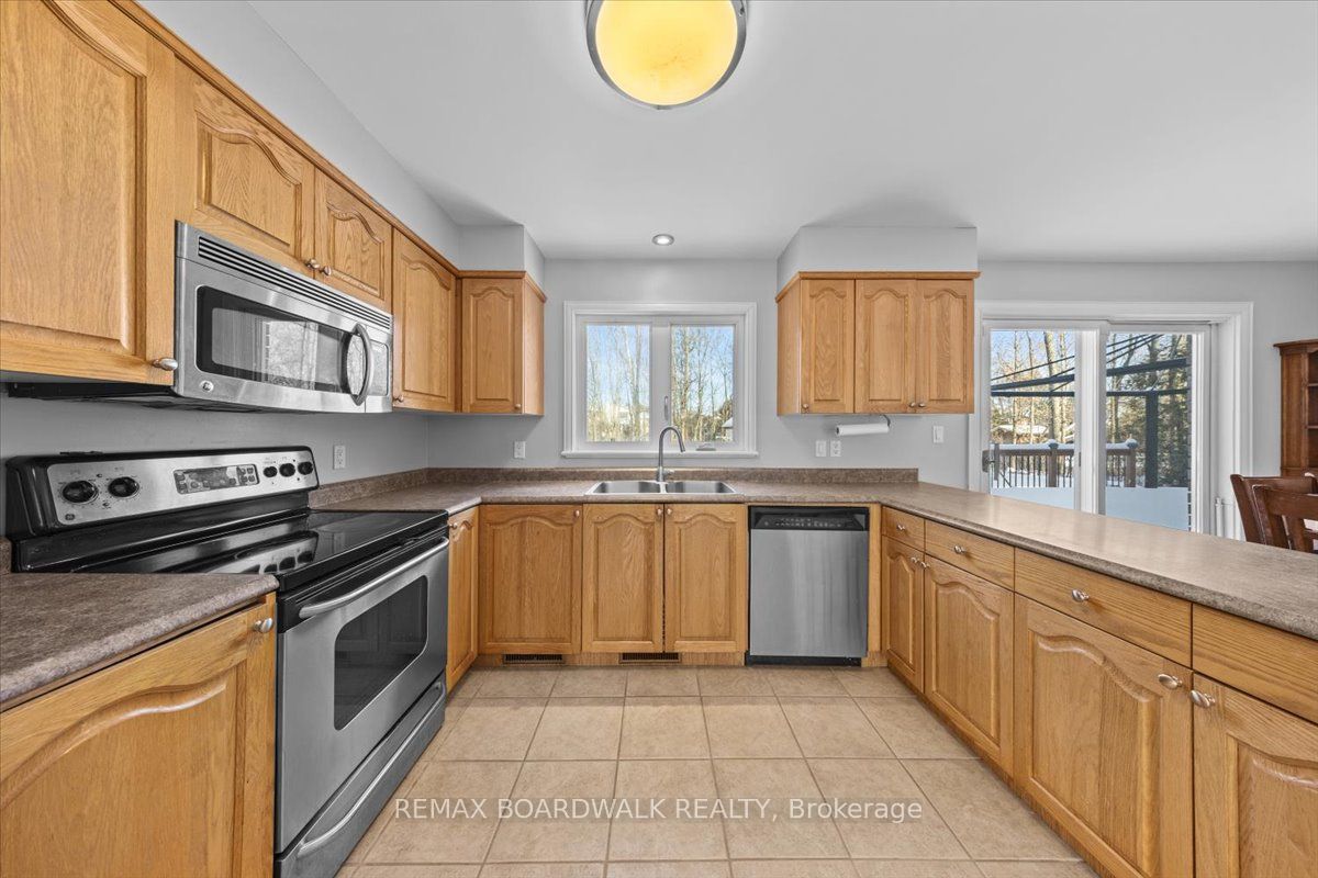 7089 Bush Drive Property Photo 10