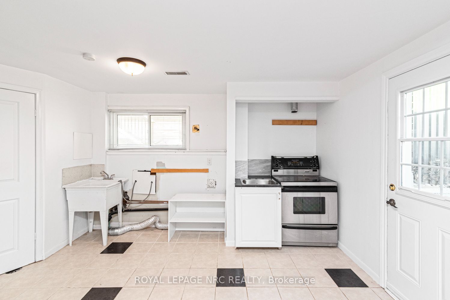 100 Mountain Avenue N Property Photo 33