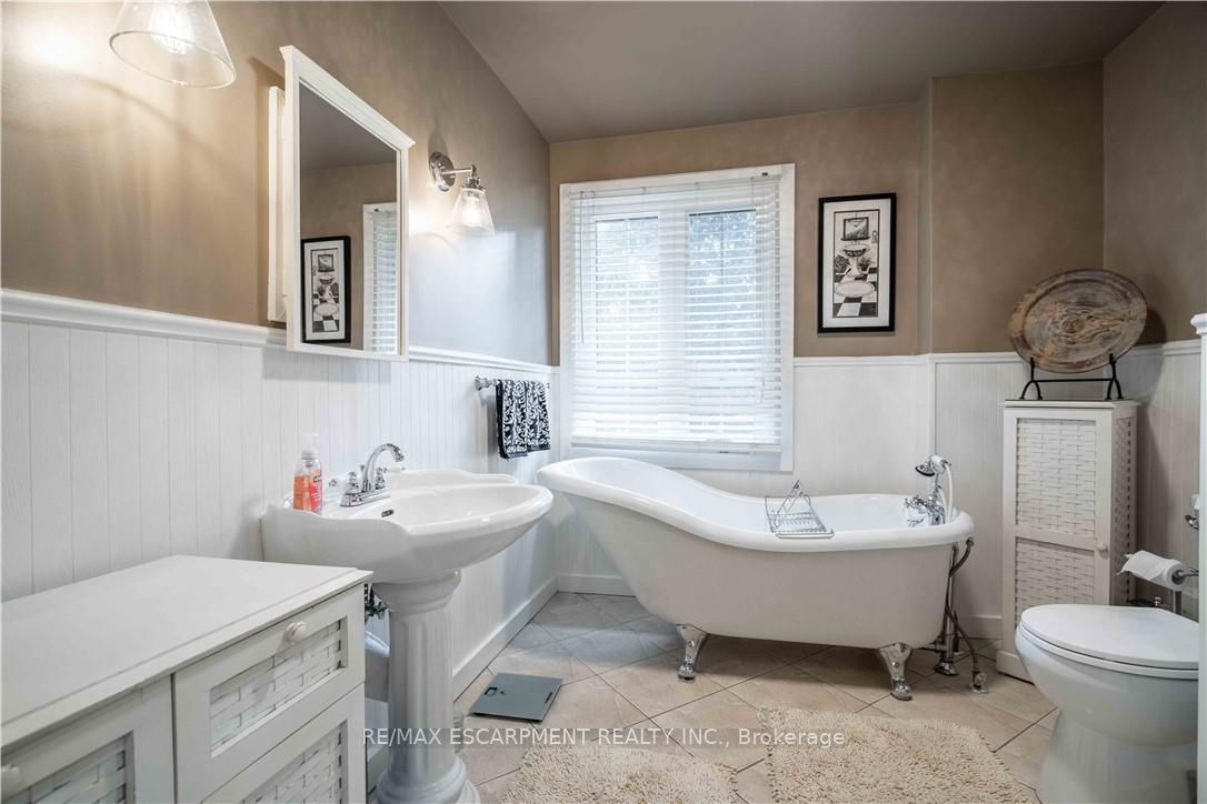 99 Argyle Street N Property Photo 29