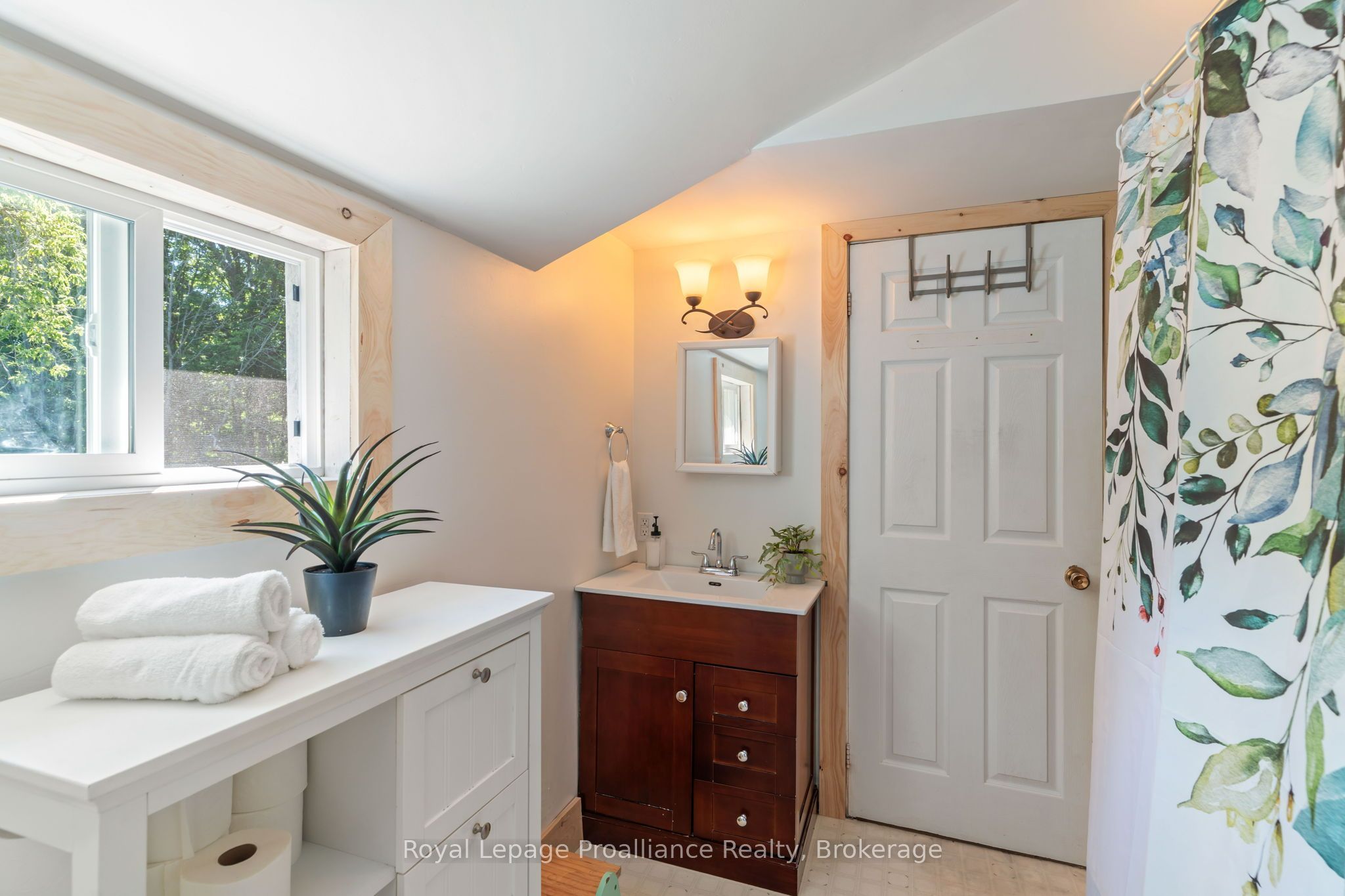 211 Alexander Road Property Photo 27