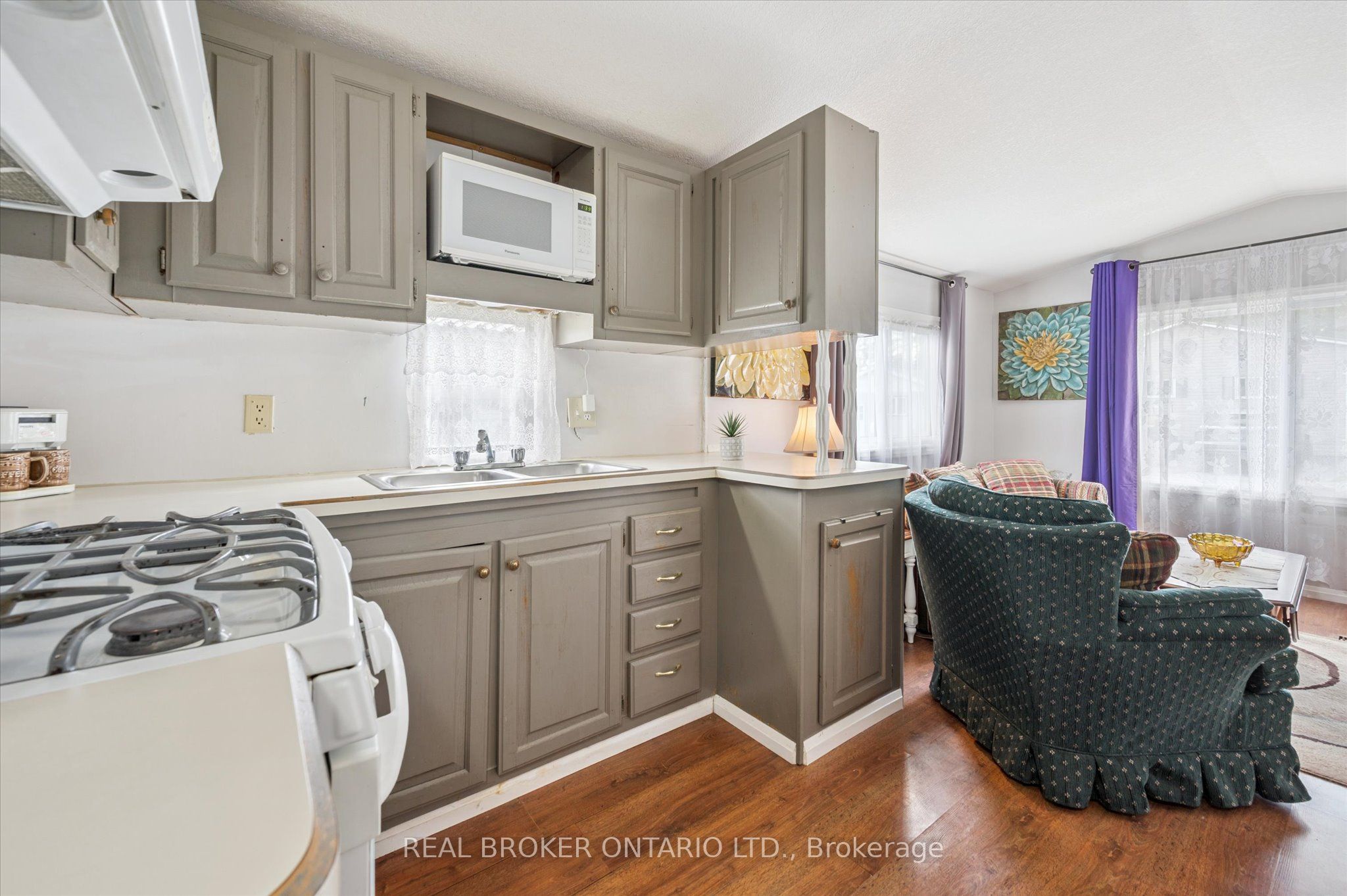 445 Pine Pass Property Photo 7