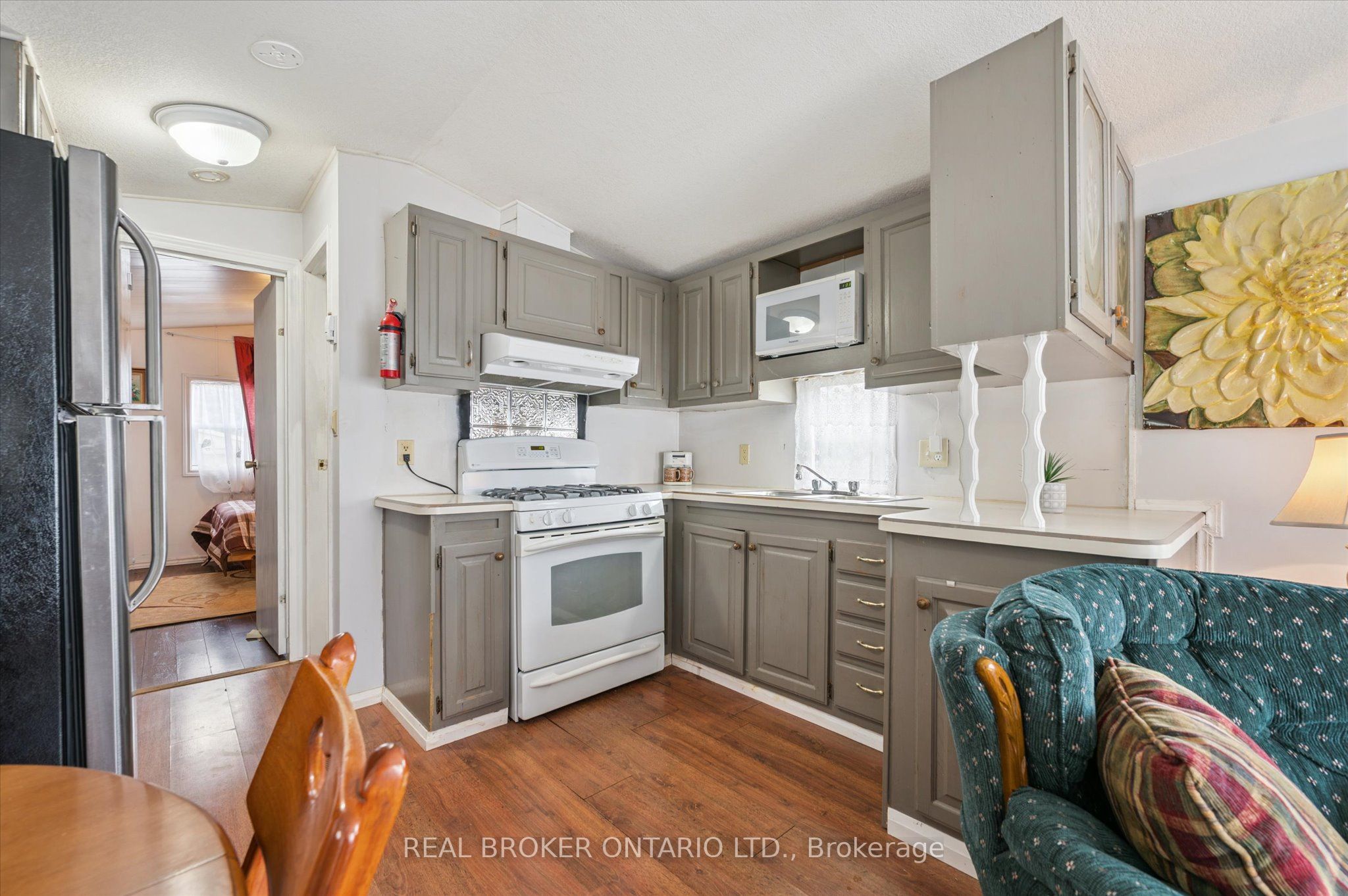 445 Pine Pass Property Photo 9