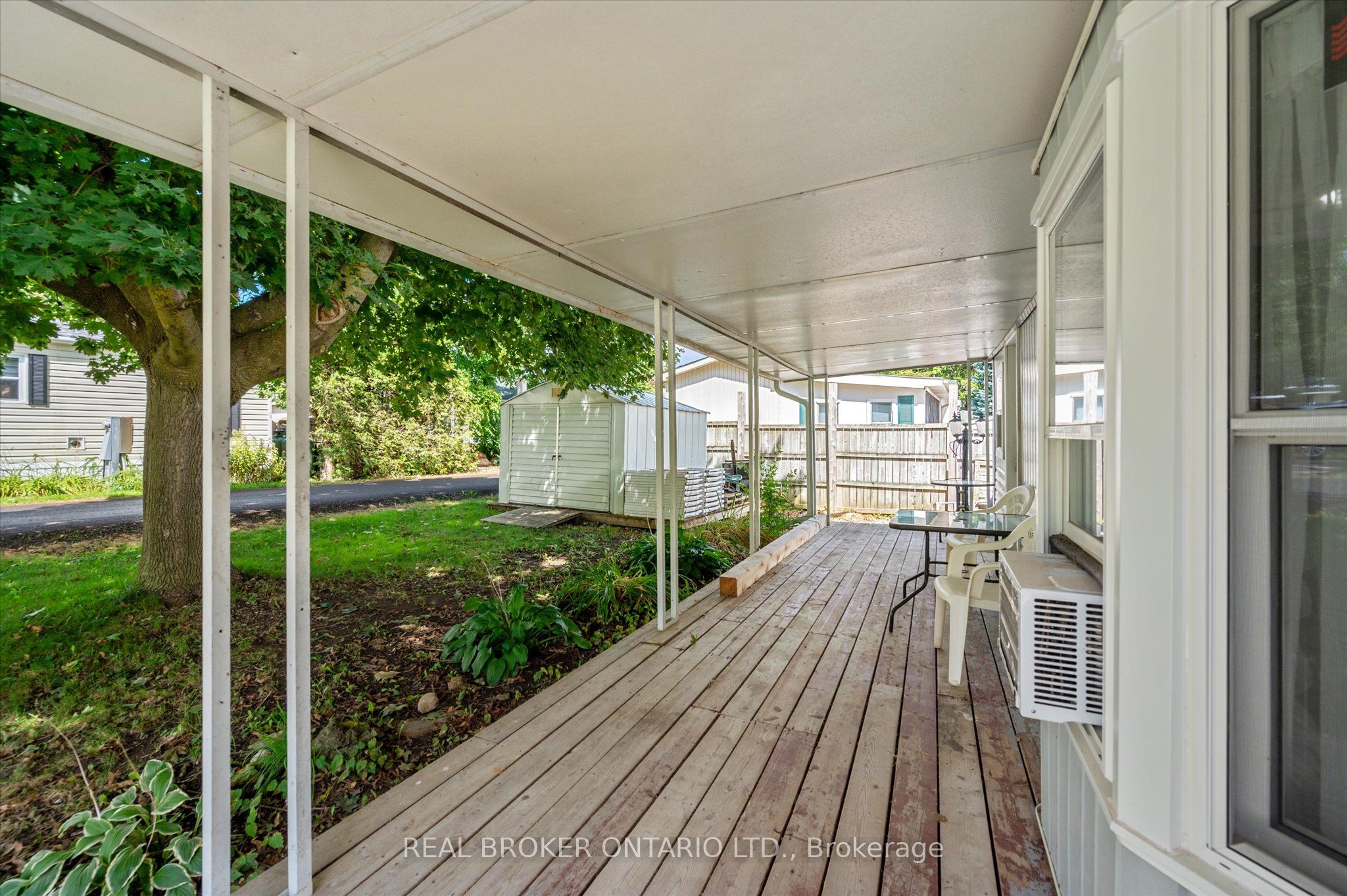445 Pine Pass Property Photo 14
