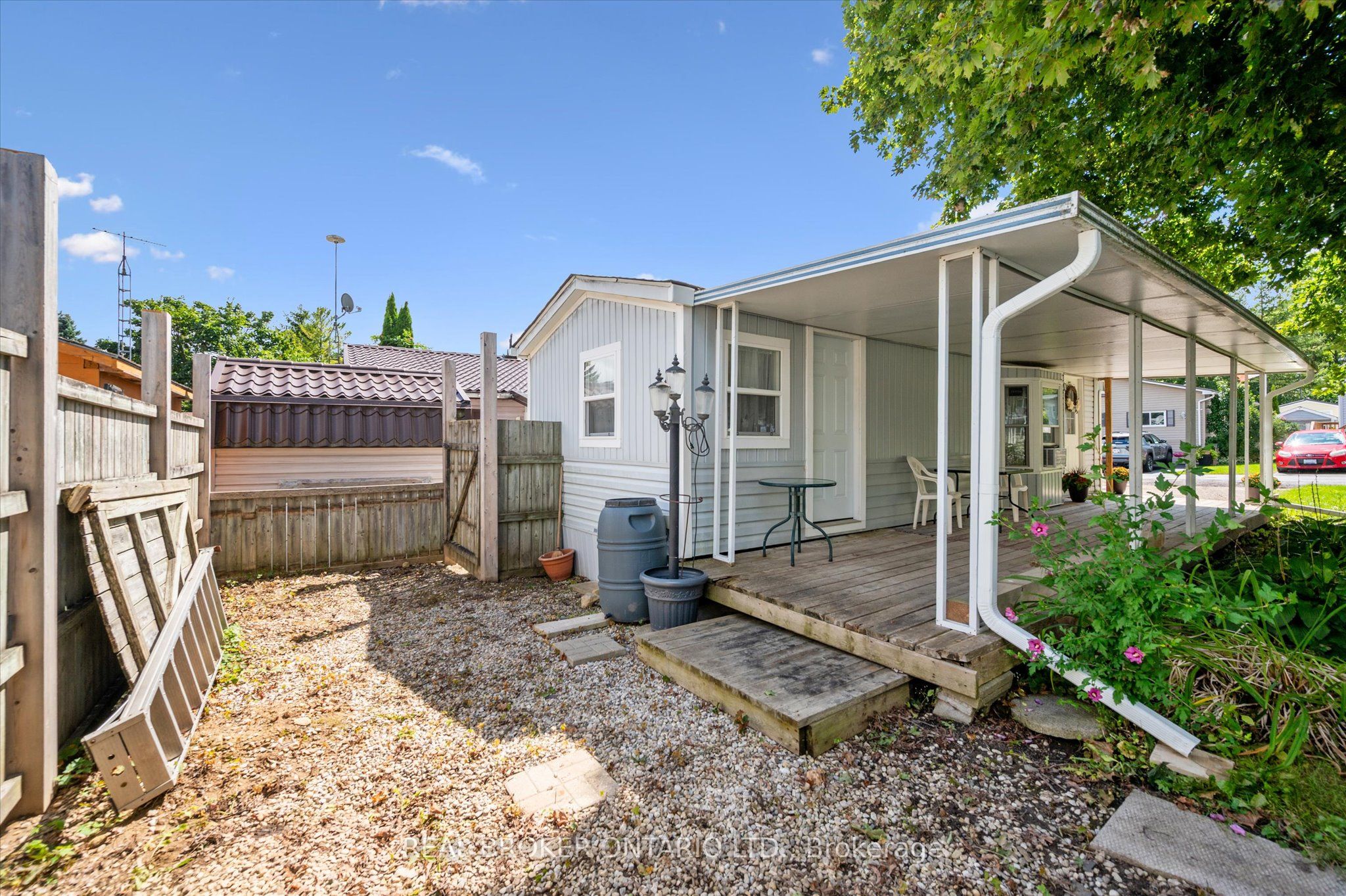 445 Pine Pass Property Photo 15