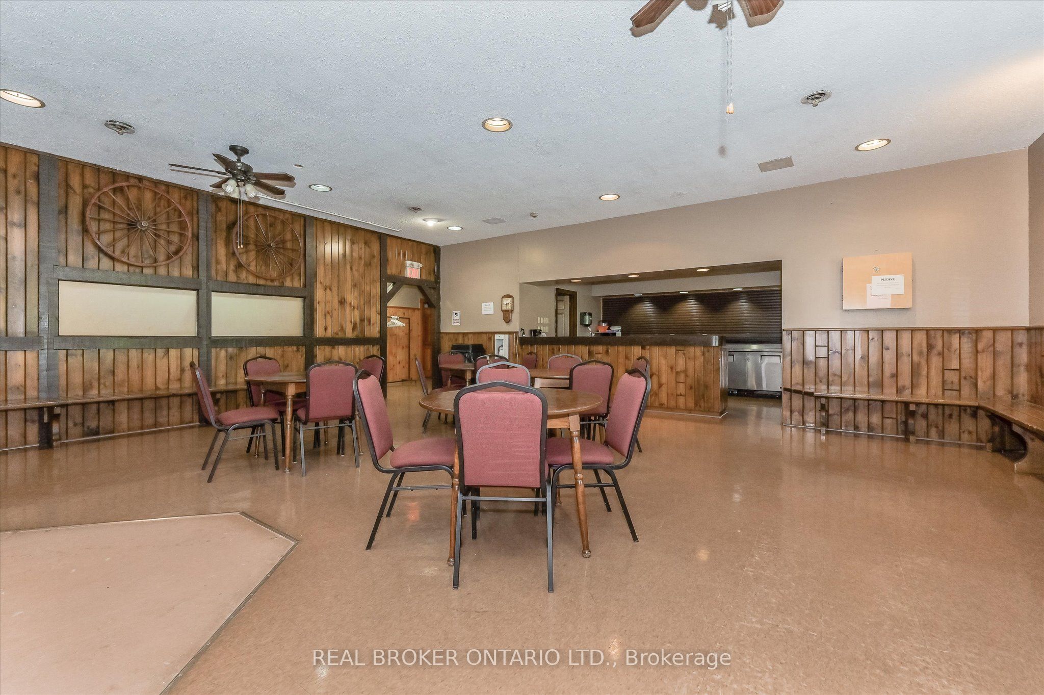 445 Pine Pass Property Photo 21