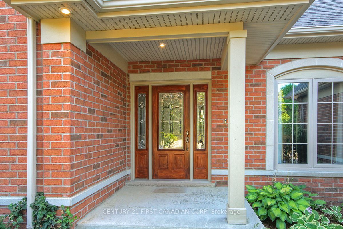 581 Plane Tree Drive Property Photo 4