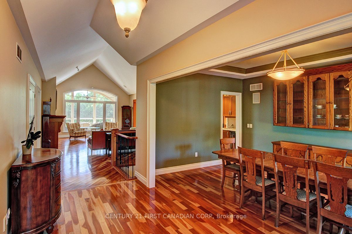 581 Plane Tree Drive Property Photo 6