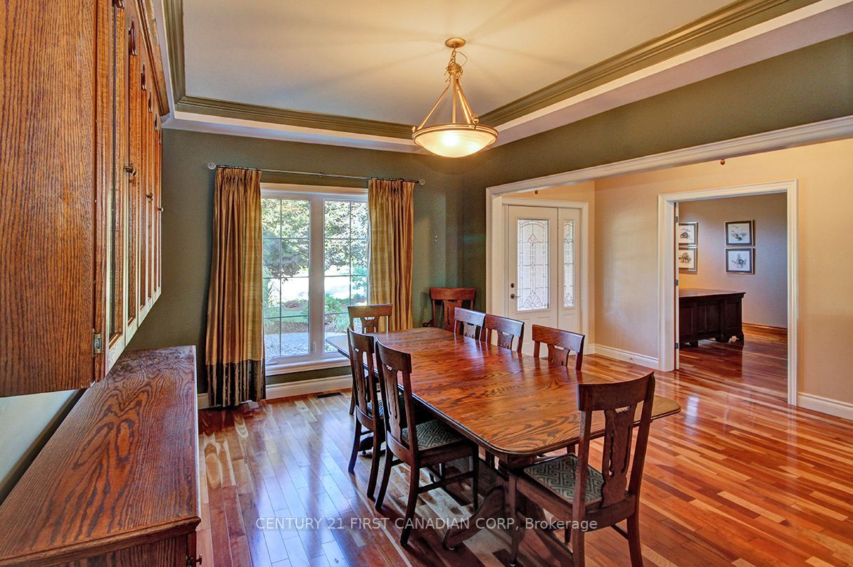 581 Plane Tree Drive Property Photo 7