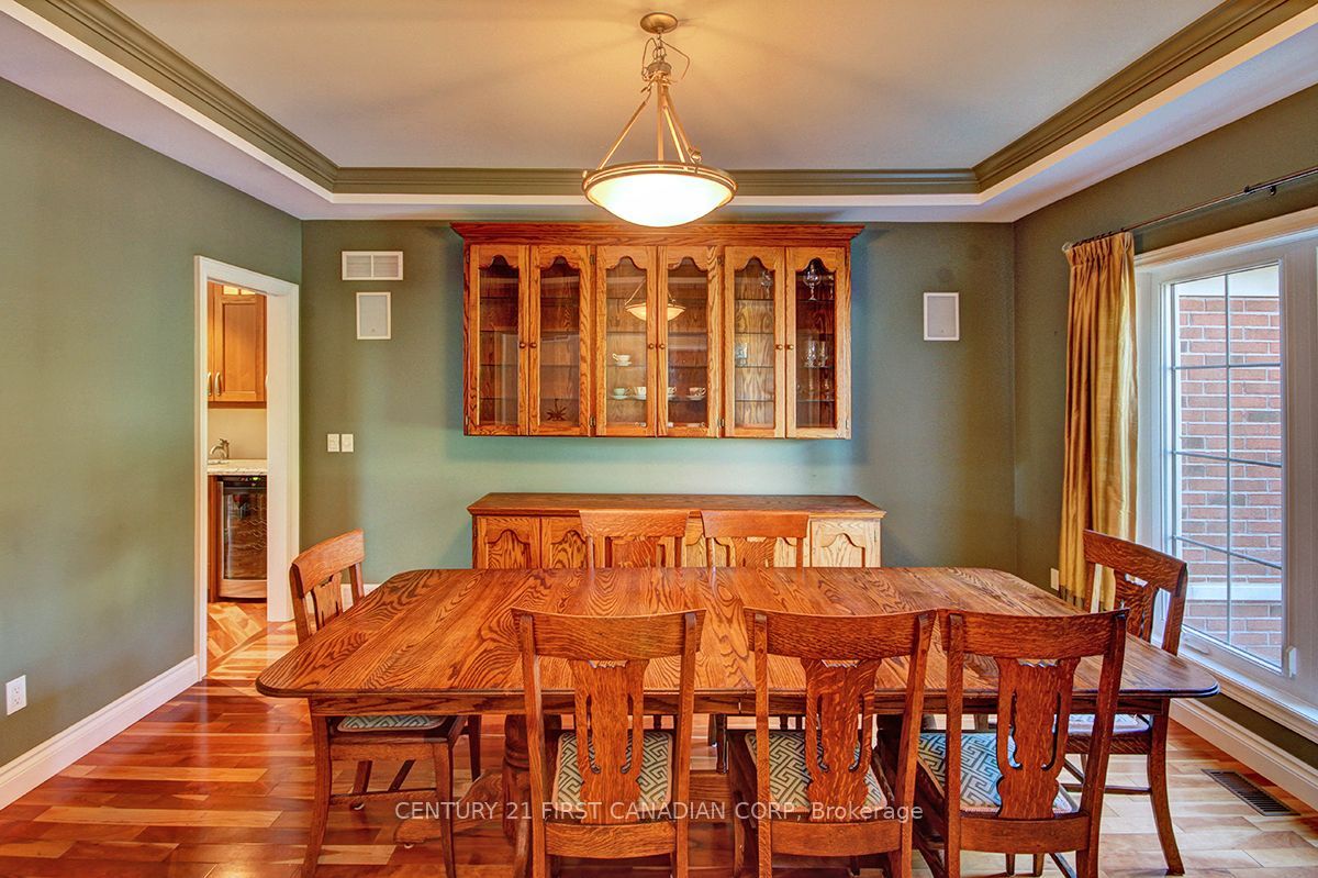 581 Plane Tree Drive Property Photo 8