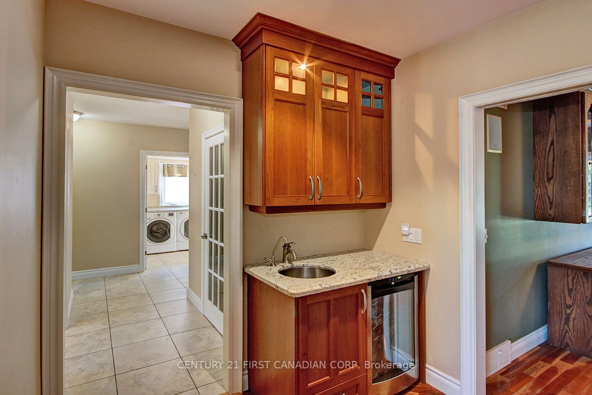 581 Plane Tree Drive Property Photo 9
