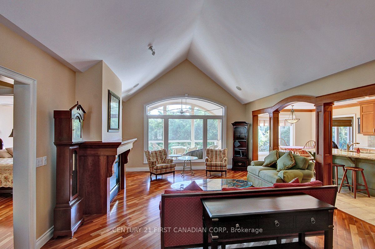 581 Plane Tree Drive Property Photo 12