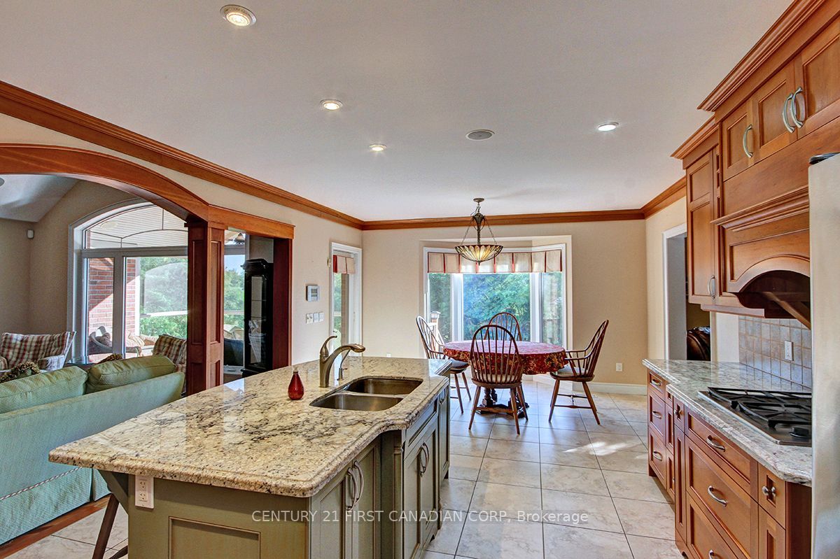 581 Plane Tree Drive Property Photo 15