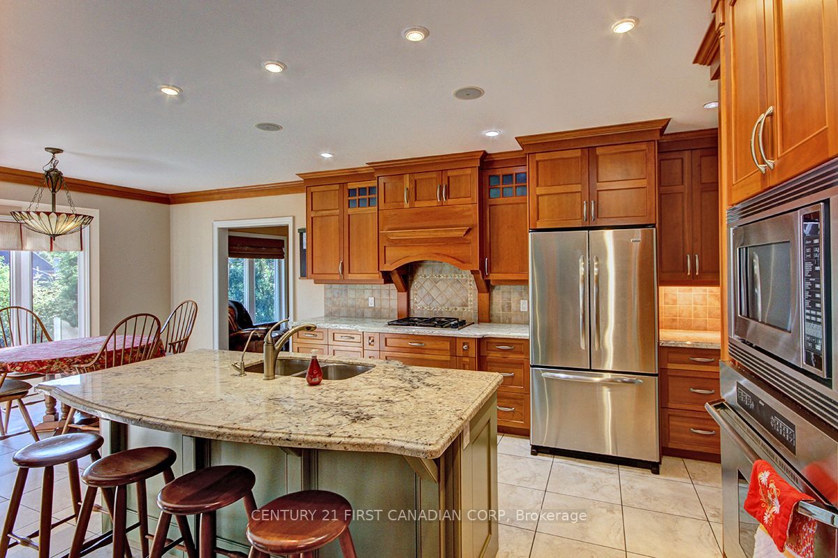 581 Plane Tree Drive Property Photo 16