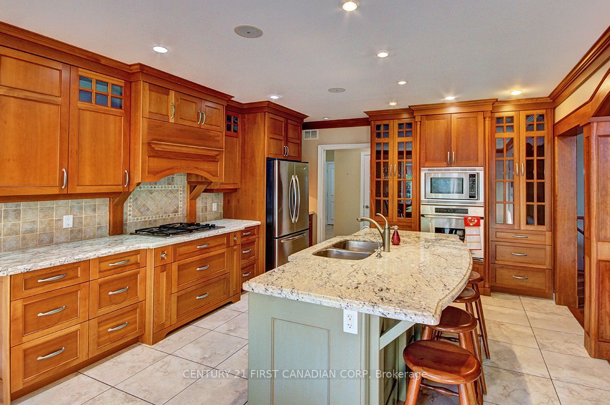 581 Plane Tree Drive Property Photo 17