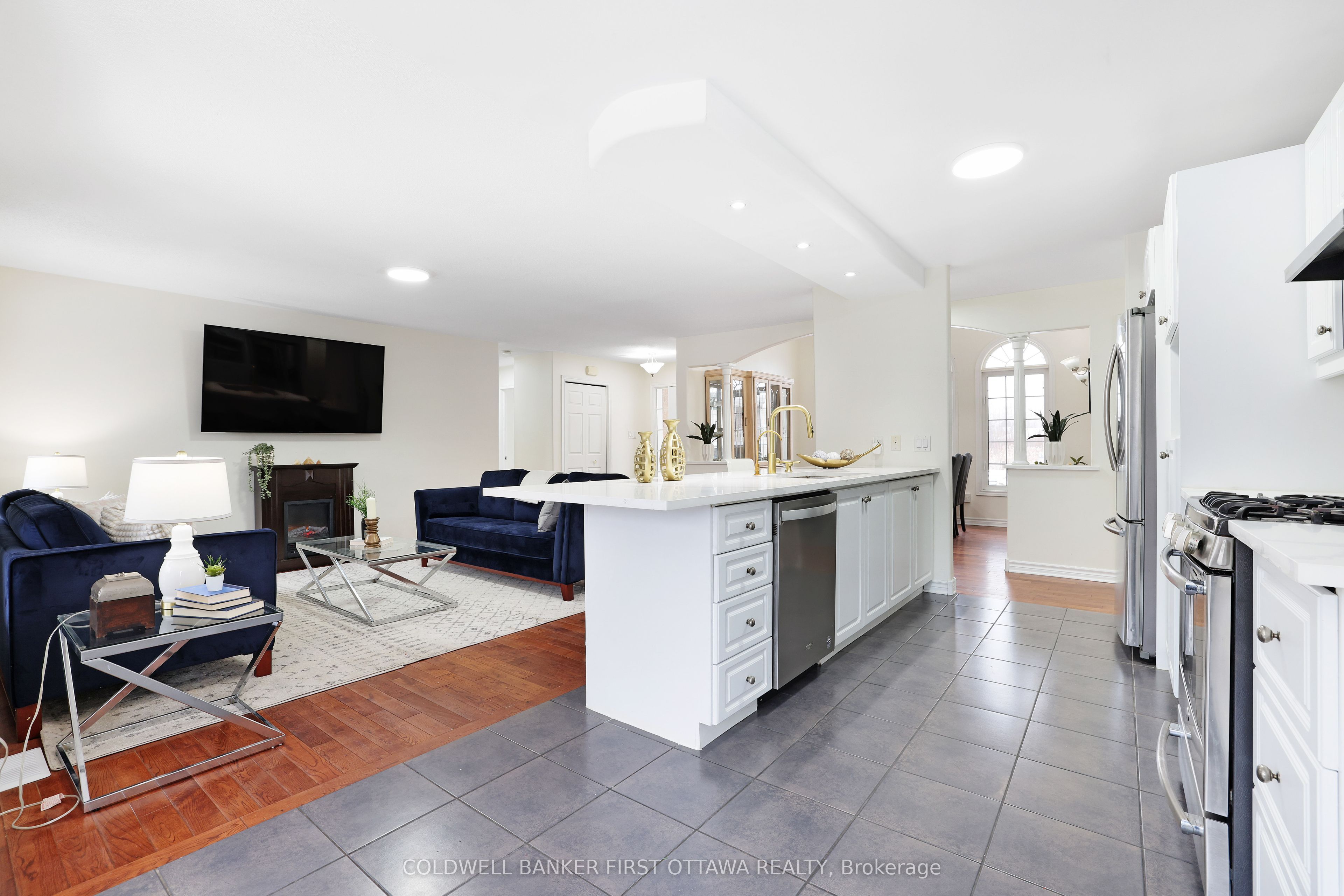 11 Rideau Crossing Crescent Property Photo 8