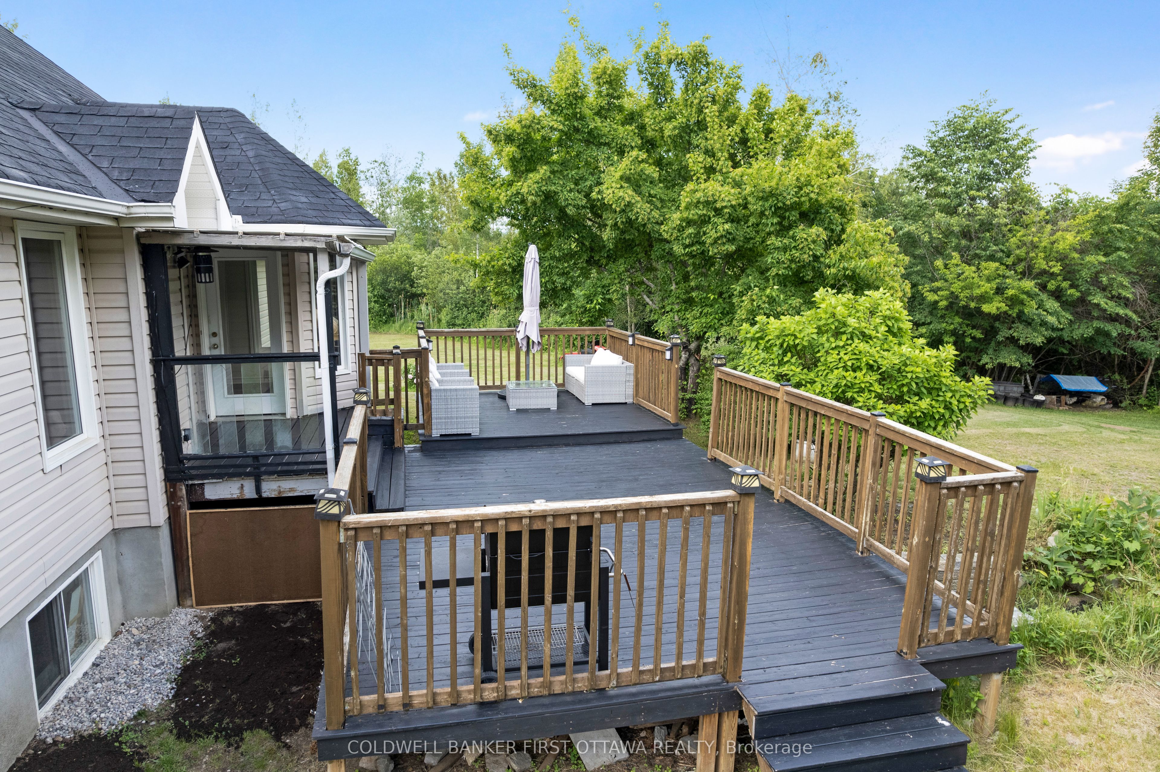 11 Rideau Crossing Crescent Property Photo 40