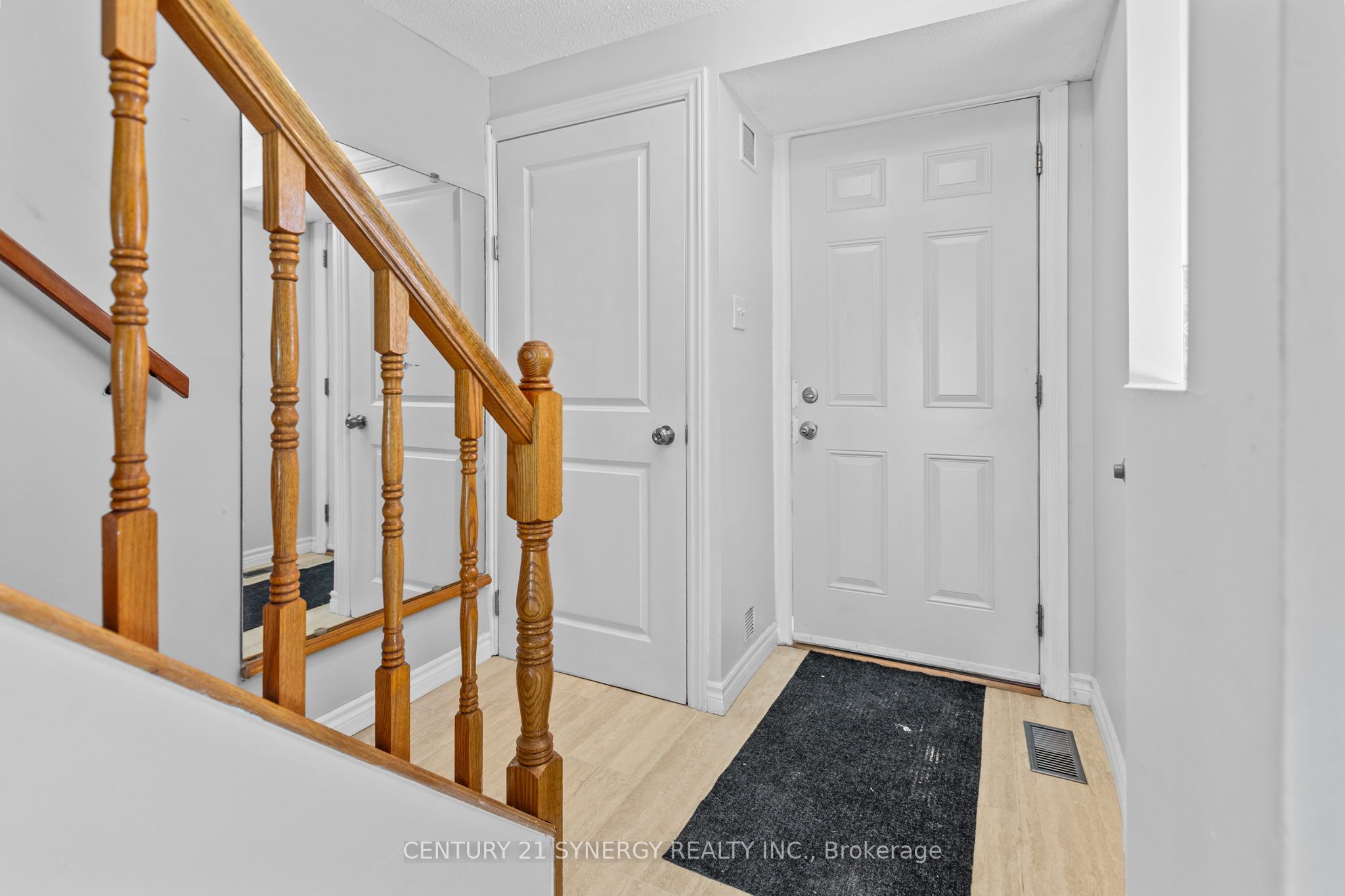 1472 Heatherington Road C Property Photo 5