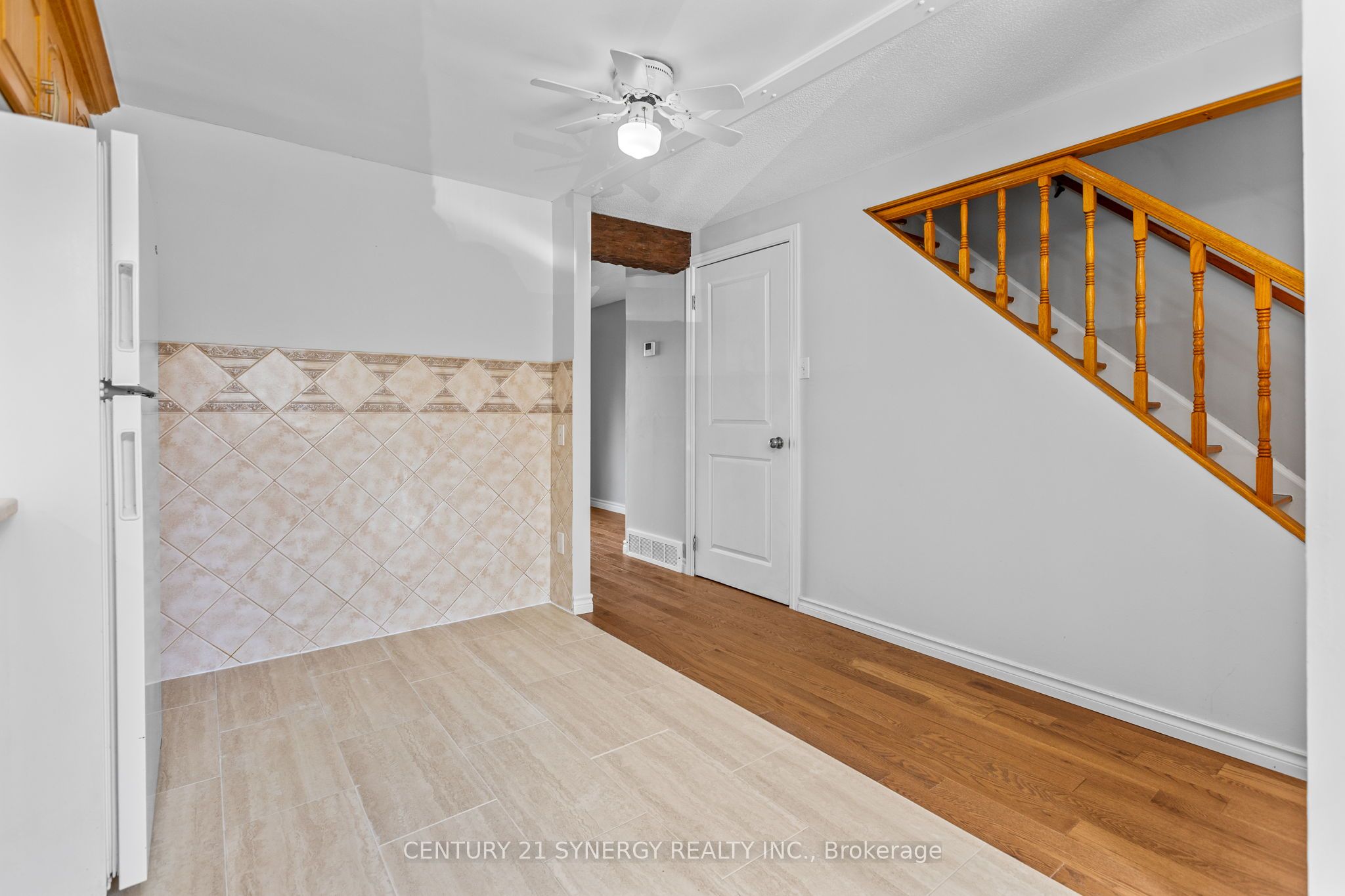 1472 Heatherington Road C Property Photo 10