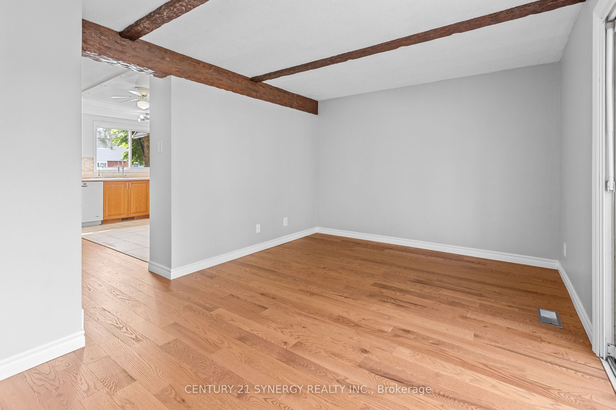 1472 Heatherington Road C Property Photo 13