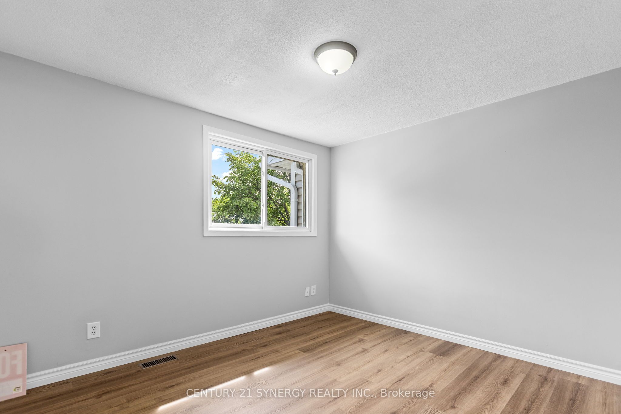 1472 Heatherington Road C Property Photo 18