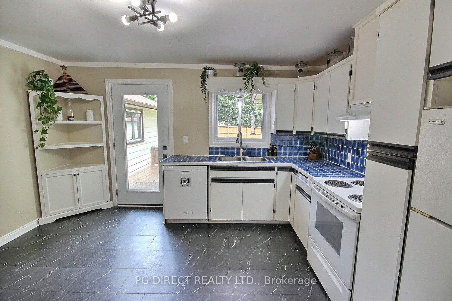 2402 Hamilton Road Property Photo 5