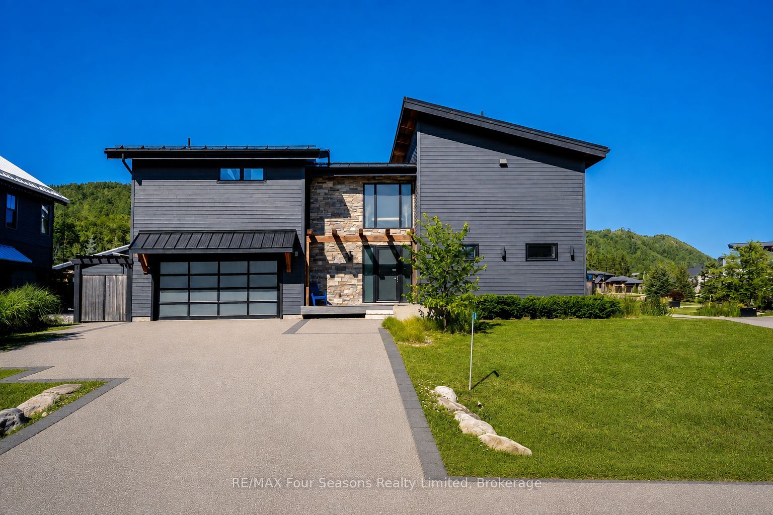 116 Arnot Crescent Property Photo 1