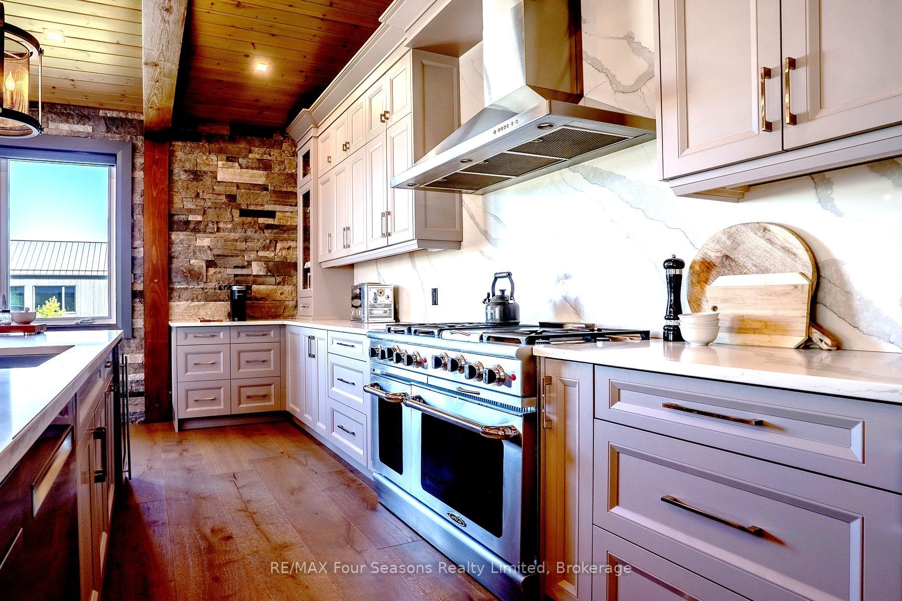 116 Arnot Crescent Property Photo 4