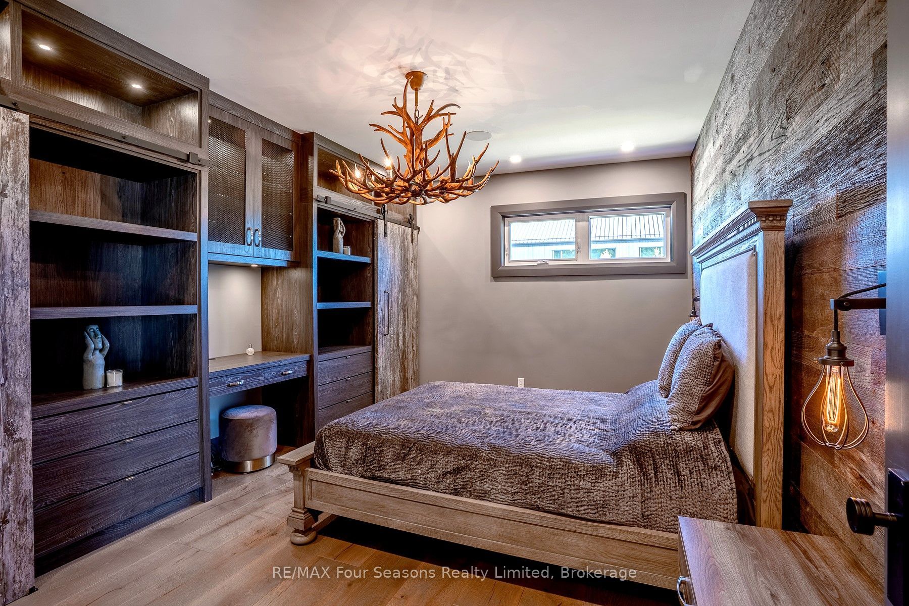 116 Arnot Crescent Property Photo 32