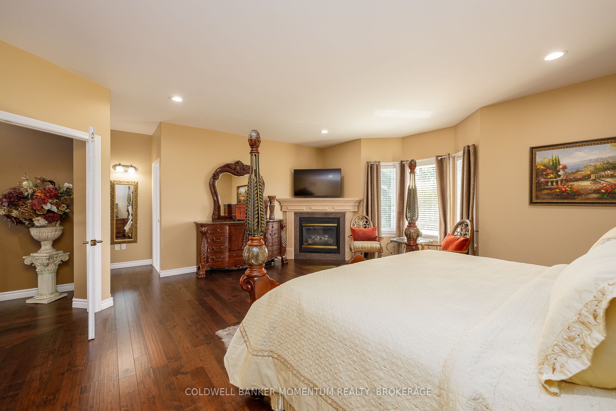 5246 Marcel Crescent Property Photo 14