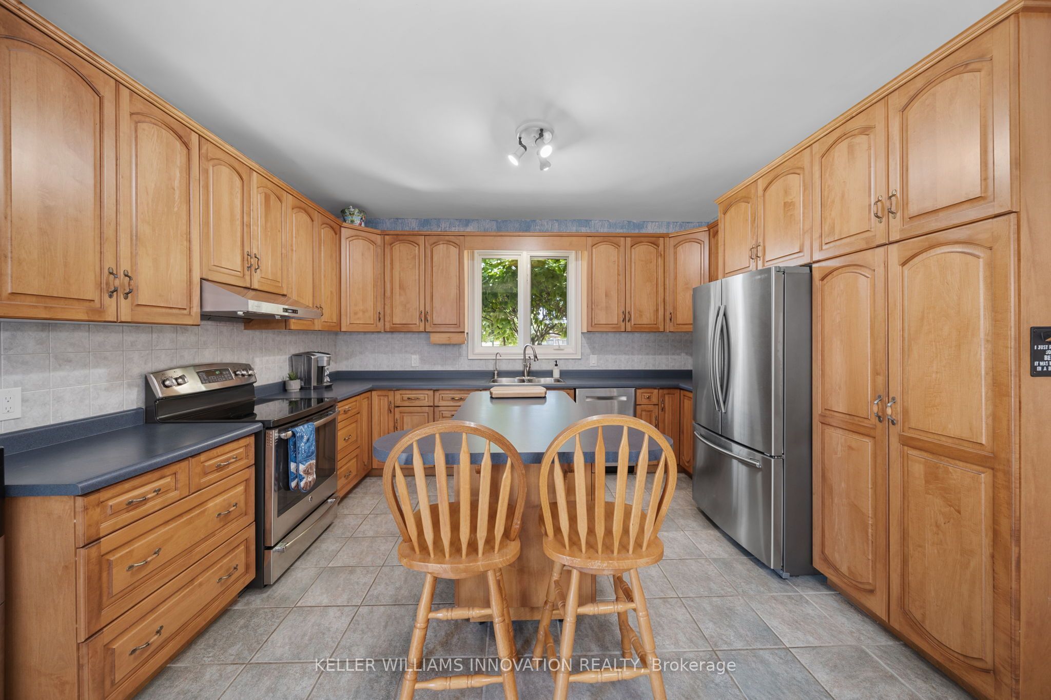 18 Featherstone Avenue Property Photo 9
