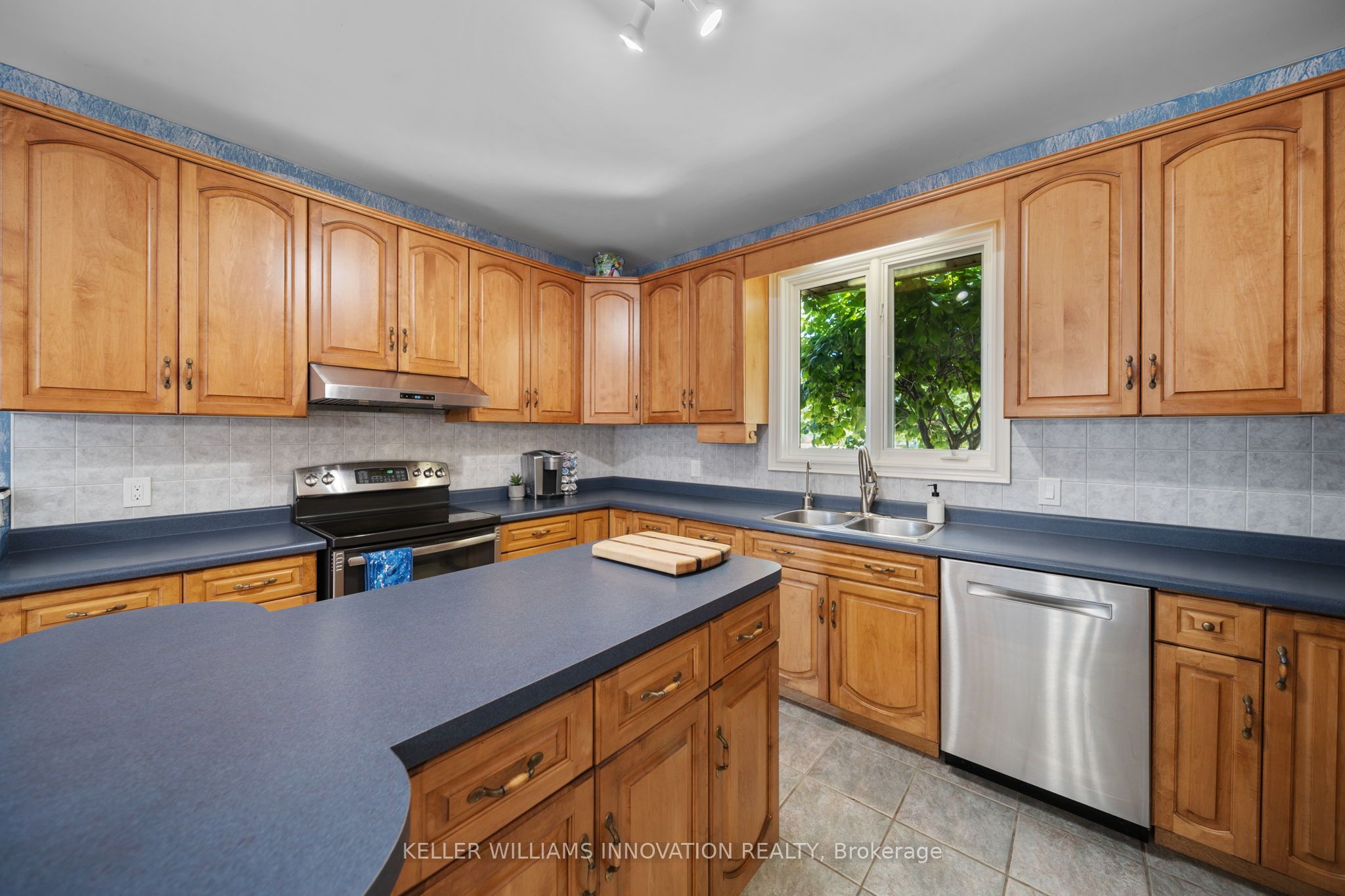 18 Featherstone Avenue Property Photo 10