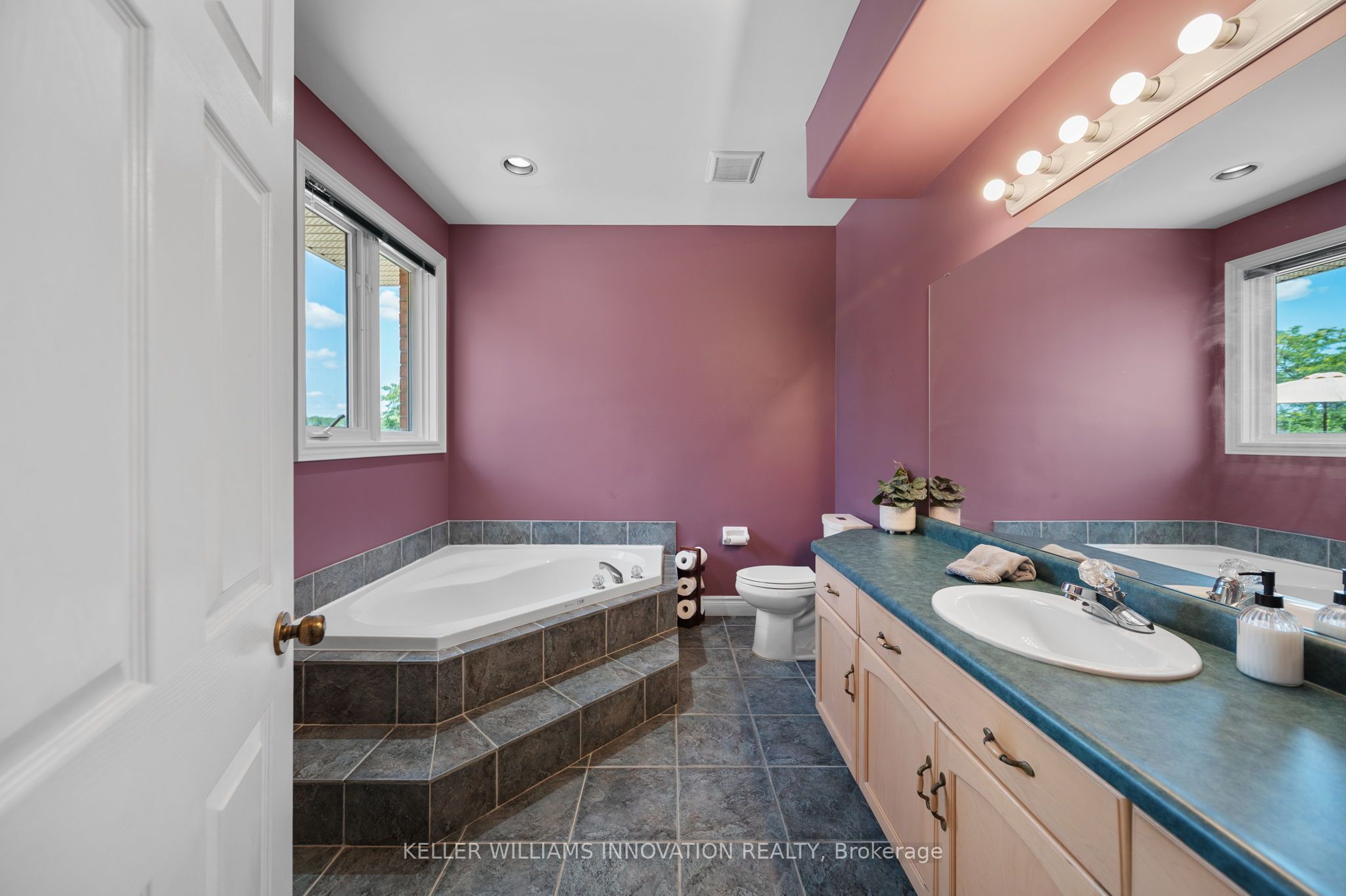 18 Featherstone Avenue Property Photo 23
