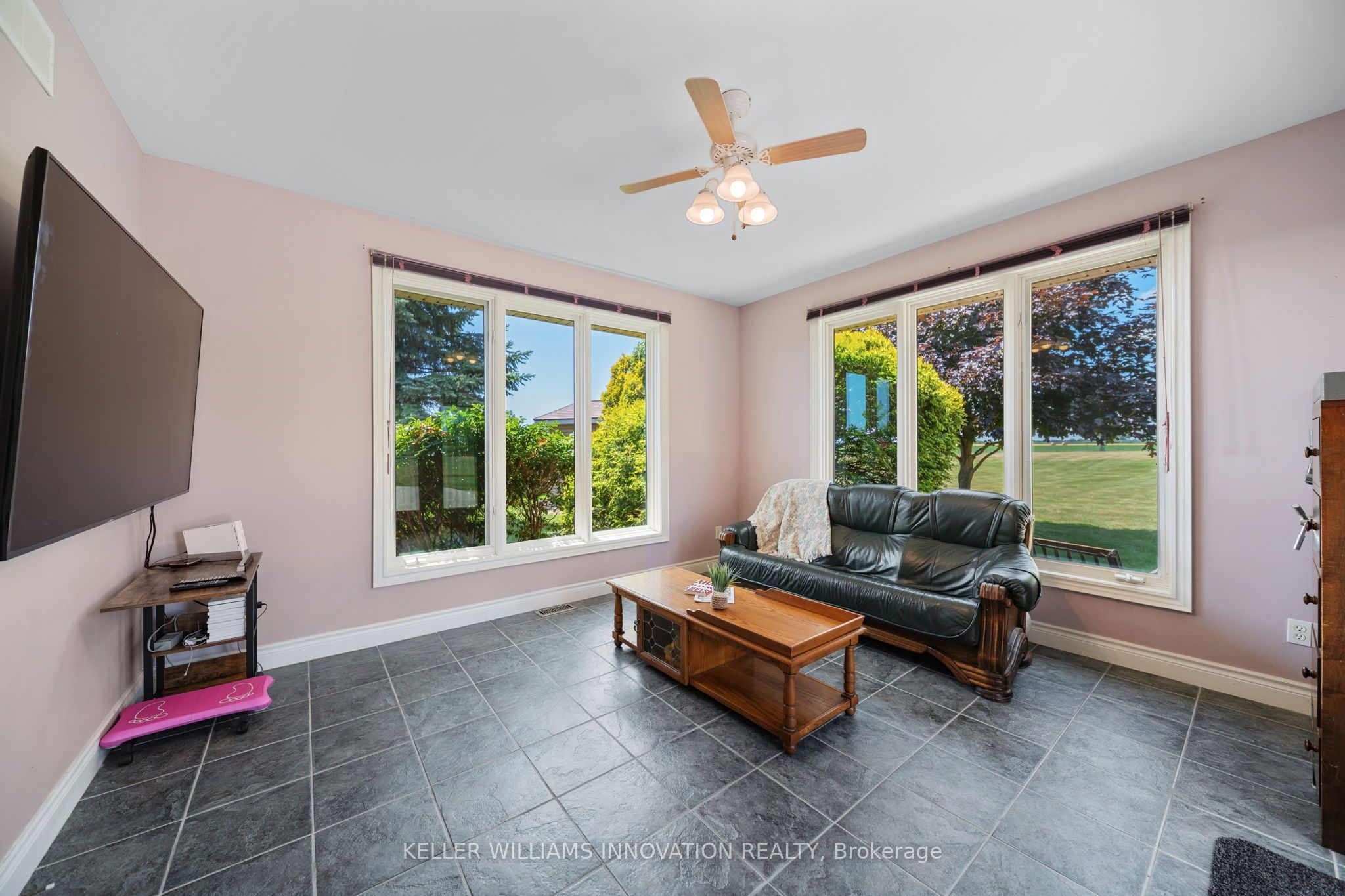 18 Featherstone Avenue Property Photo 26