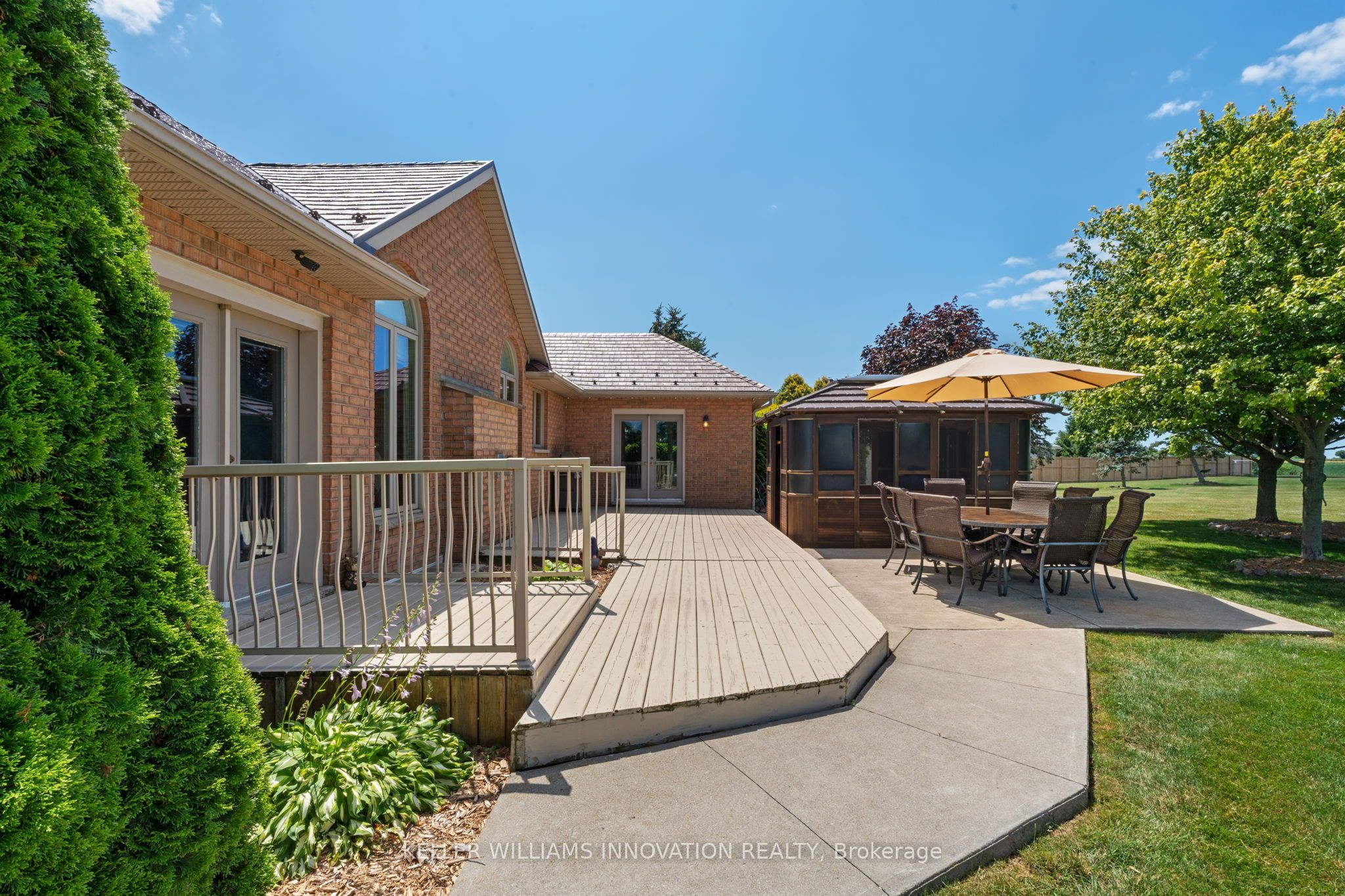 18 Featherstone Avenue Property Photo 36