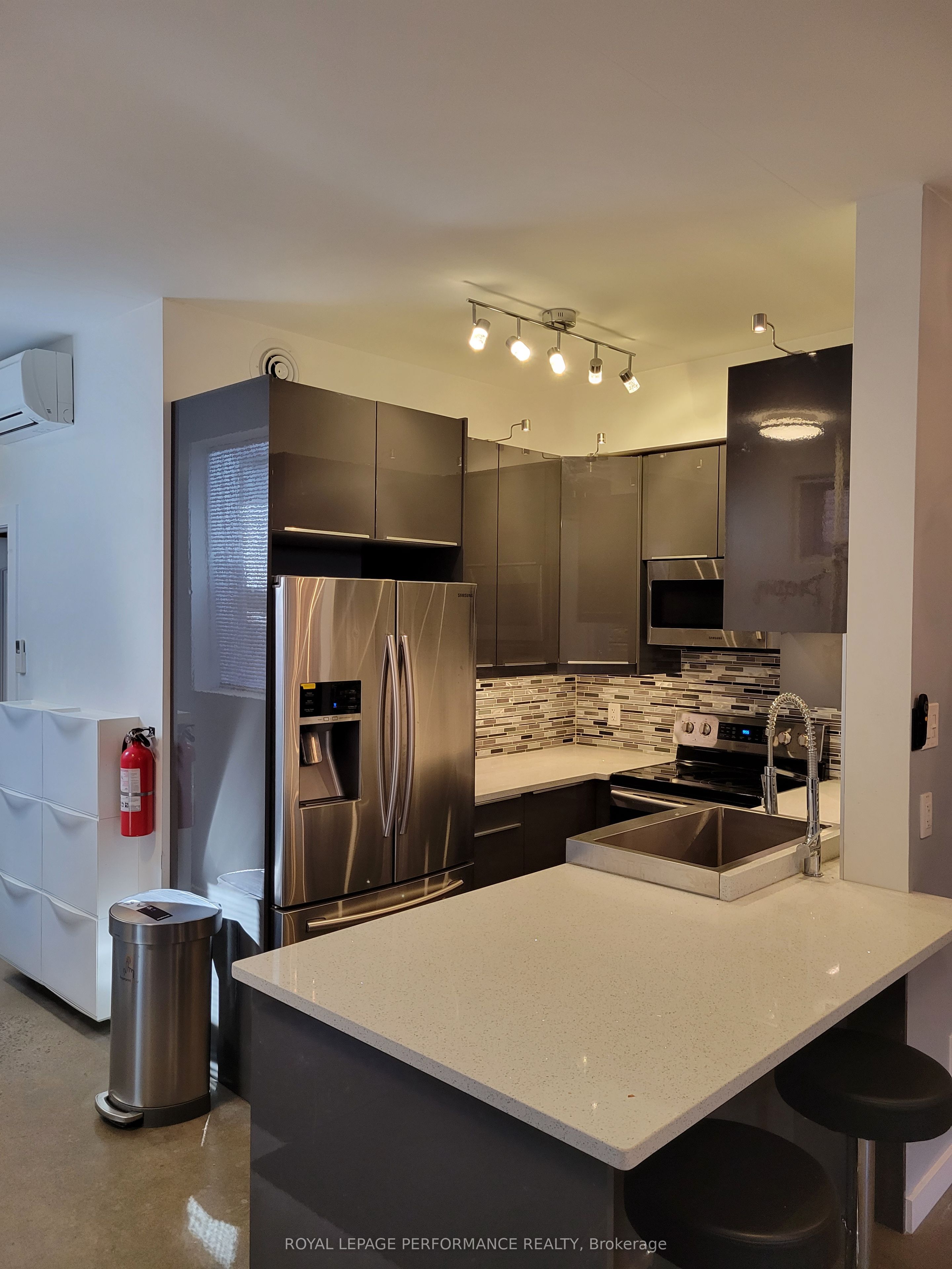 82 Third Avenue Unit B Property Photo 5