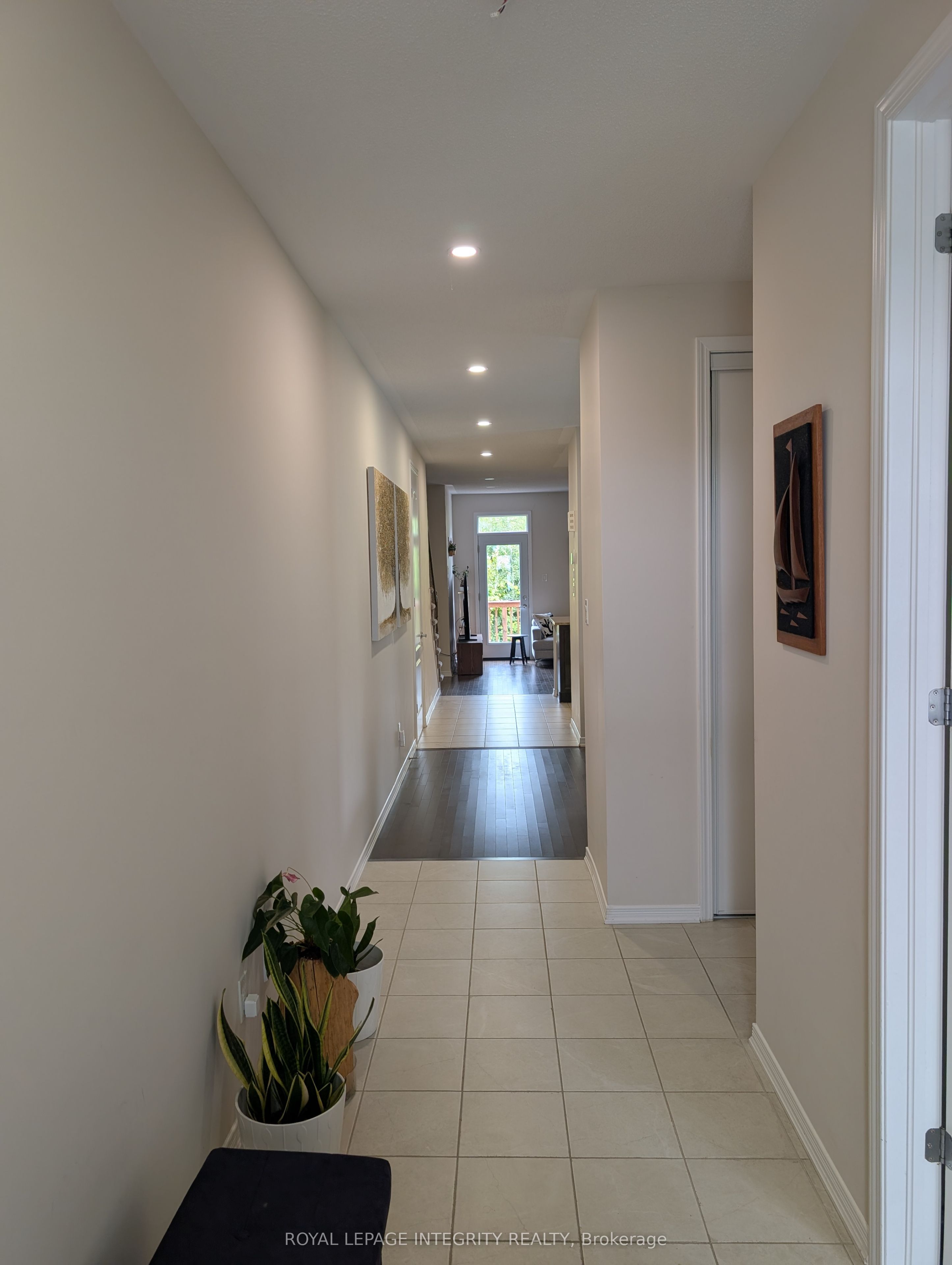 3230 Harvester Crescent Property Photo 2